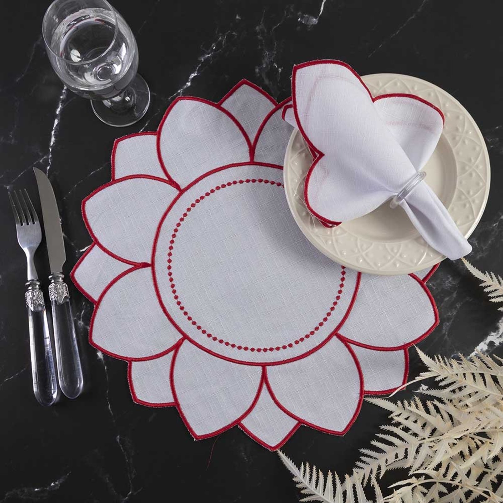 Kit 6 Jogos Americanos Redondo com Guardanapos Bordado - Girassol Branco Com Vermelho