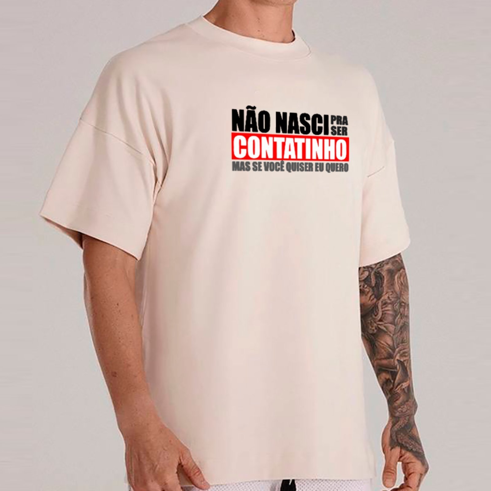 Vista 2 Camiseta Ousy Básica Humor com Atitude Carnaval Contatinho Unissex Off White off-white white off-white white