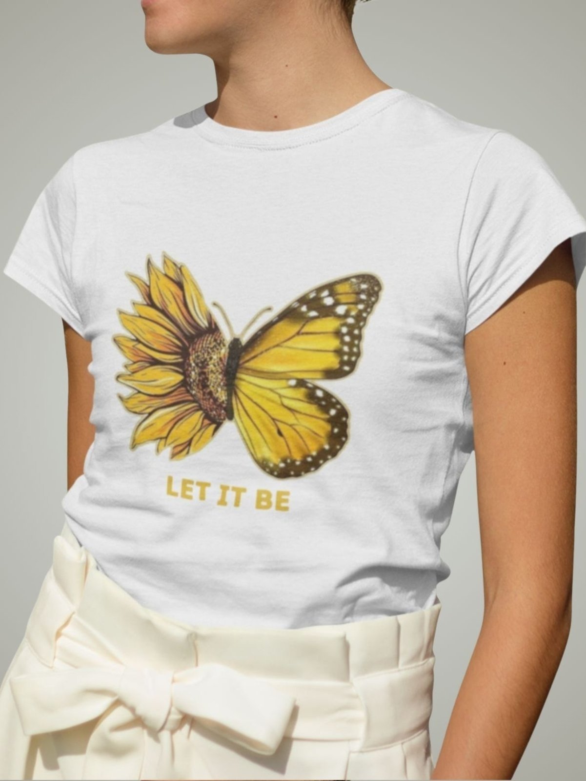 Camiseta Básica Feminina GuGi Let It Be Borboleta Girassol Branco