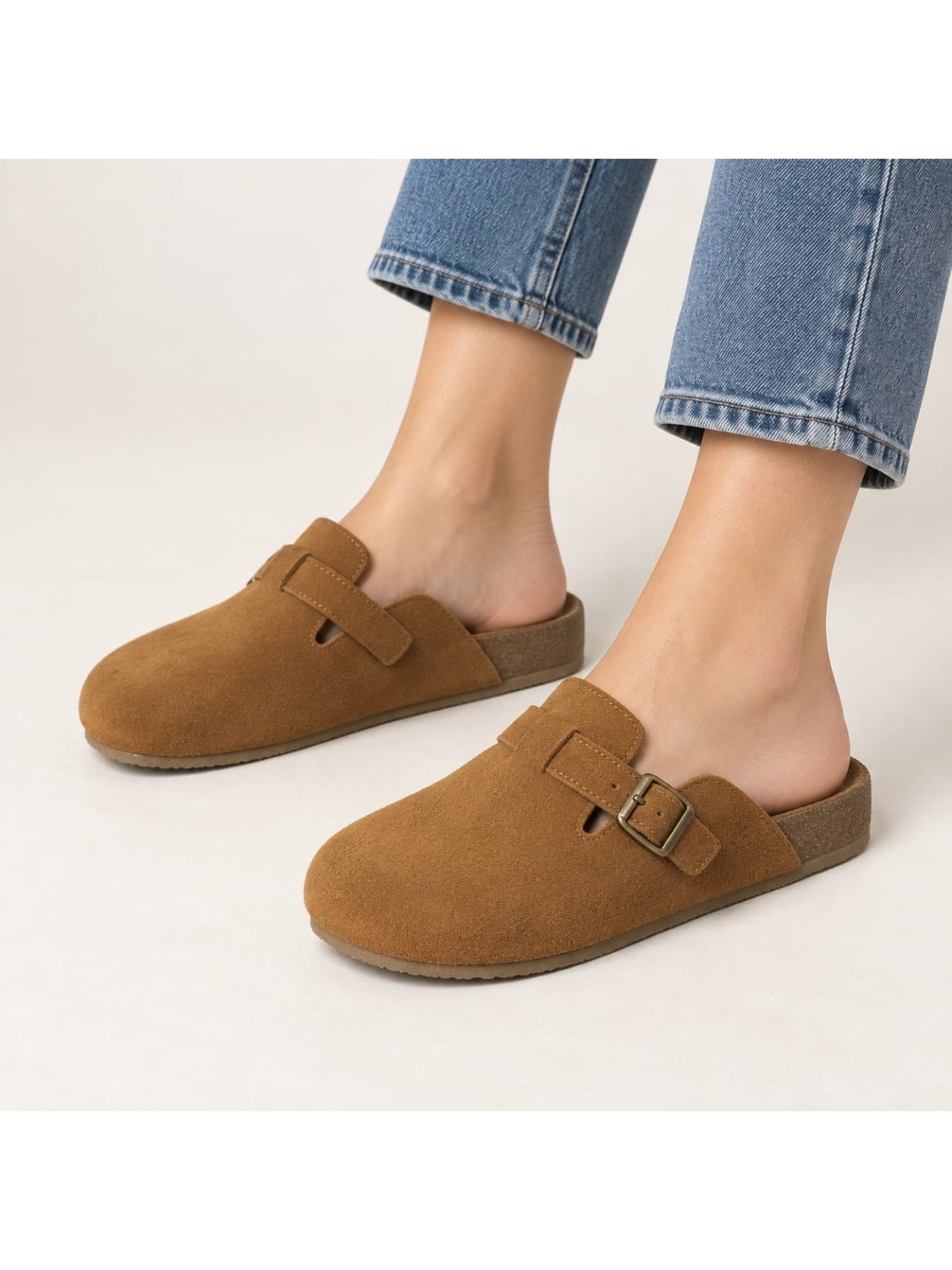 Sandália Clog Feminina Couro Genuíno Fivela Ajuste Conforto Whisky