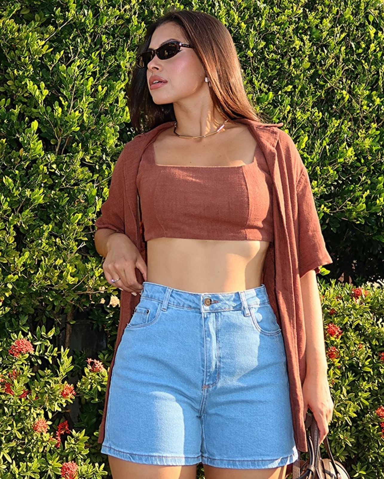 Shorts Jeans Mom Feminino Cintura Alta Básico com Elastano 70201 Média Consciência