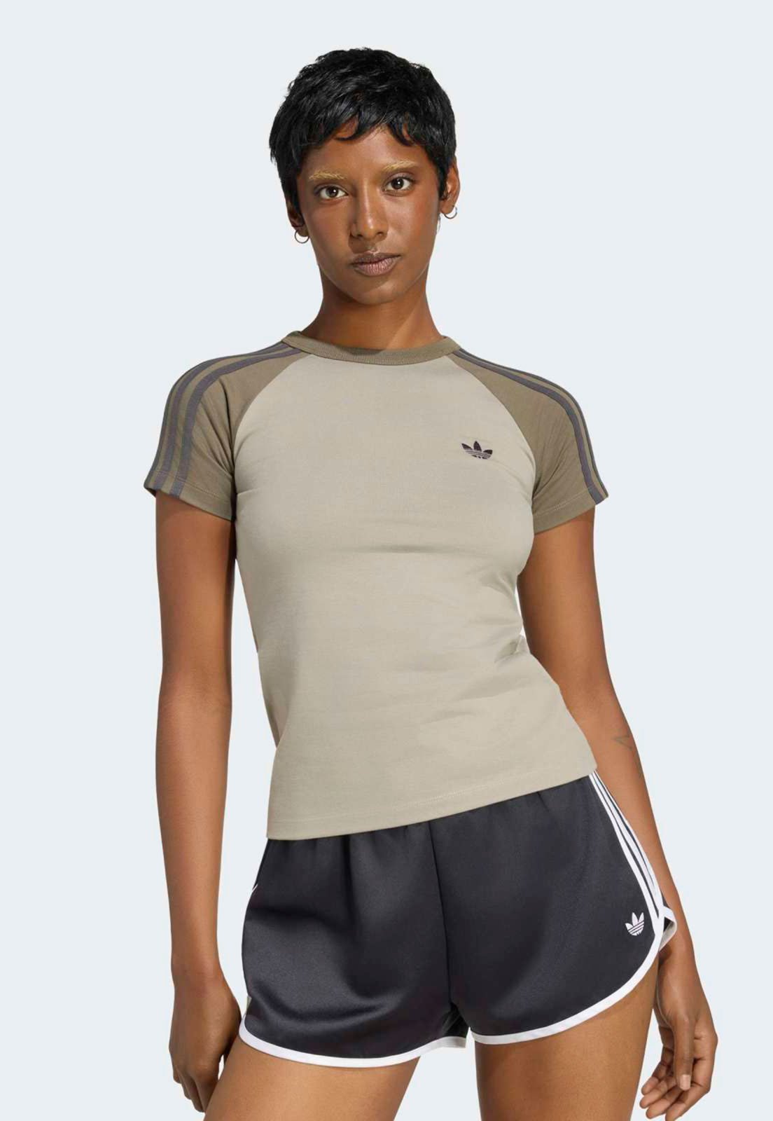 Camiseta Feminina adidas Originals Adicolor Ajustada Verde