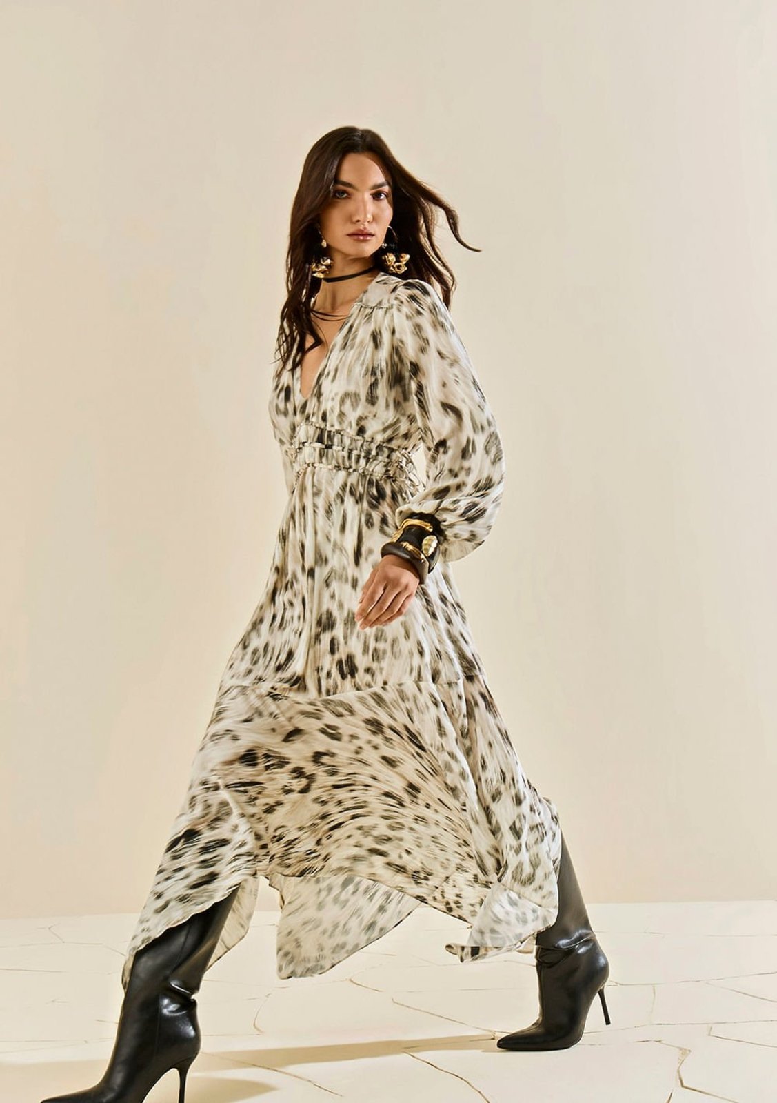 Vestido Morena Rosa Ajustado Decote V Manga Longa Midi Off-white