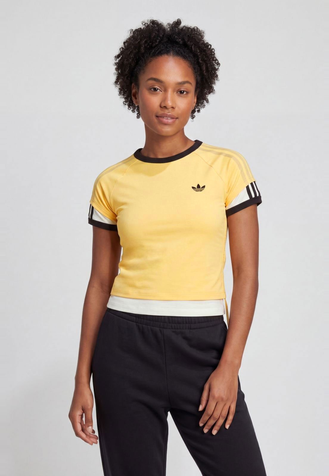Camiseta Feminina adidas Originals Cropped Listras Amarela