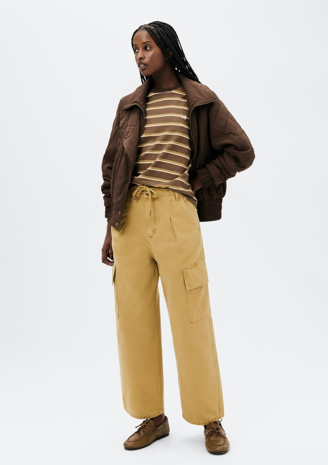 Calça Feminina Barrel Cintura Média De Sarja