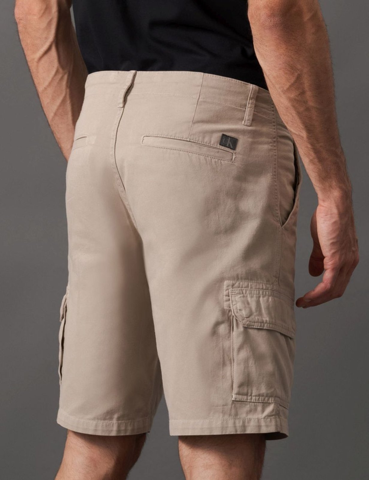 Vista 3 Bermuda Masculina Color Cargo Calvin Klein Jeans - Caqui Claro cáqui caqui Calvin Klein Jeans cáqui caqui