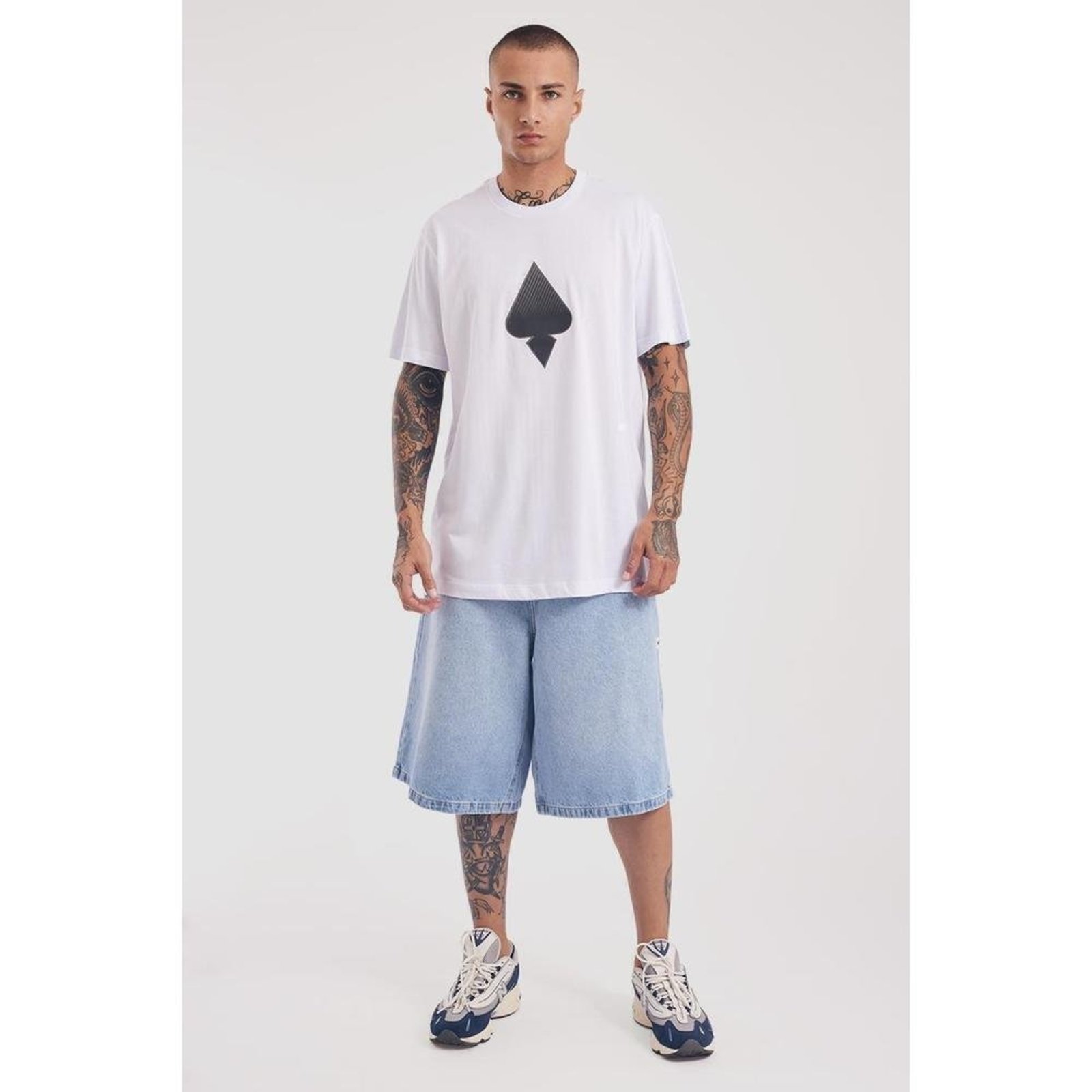Camiseta Regular Espada Riscada Branco