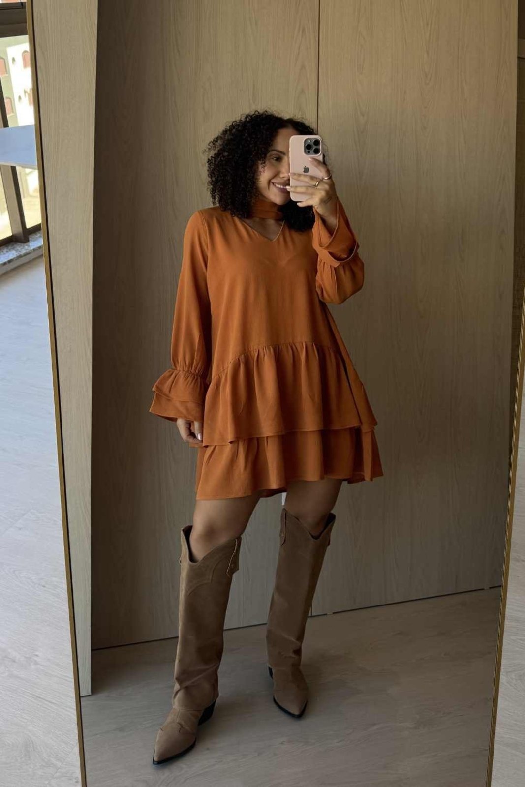 Vestido Vanibele Curto Terracota