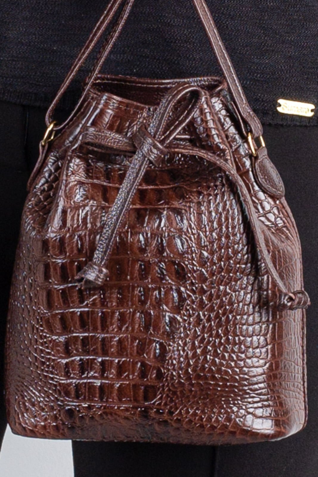 Mini bolsa saco em couro croco Nathy - Café