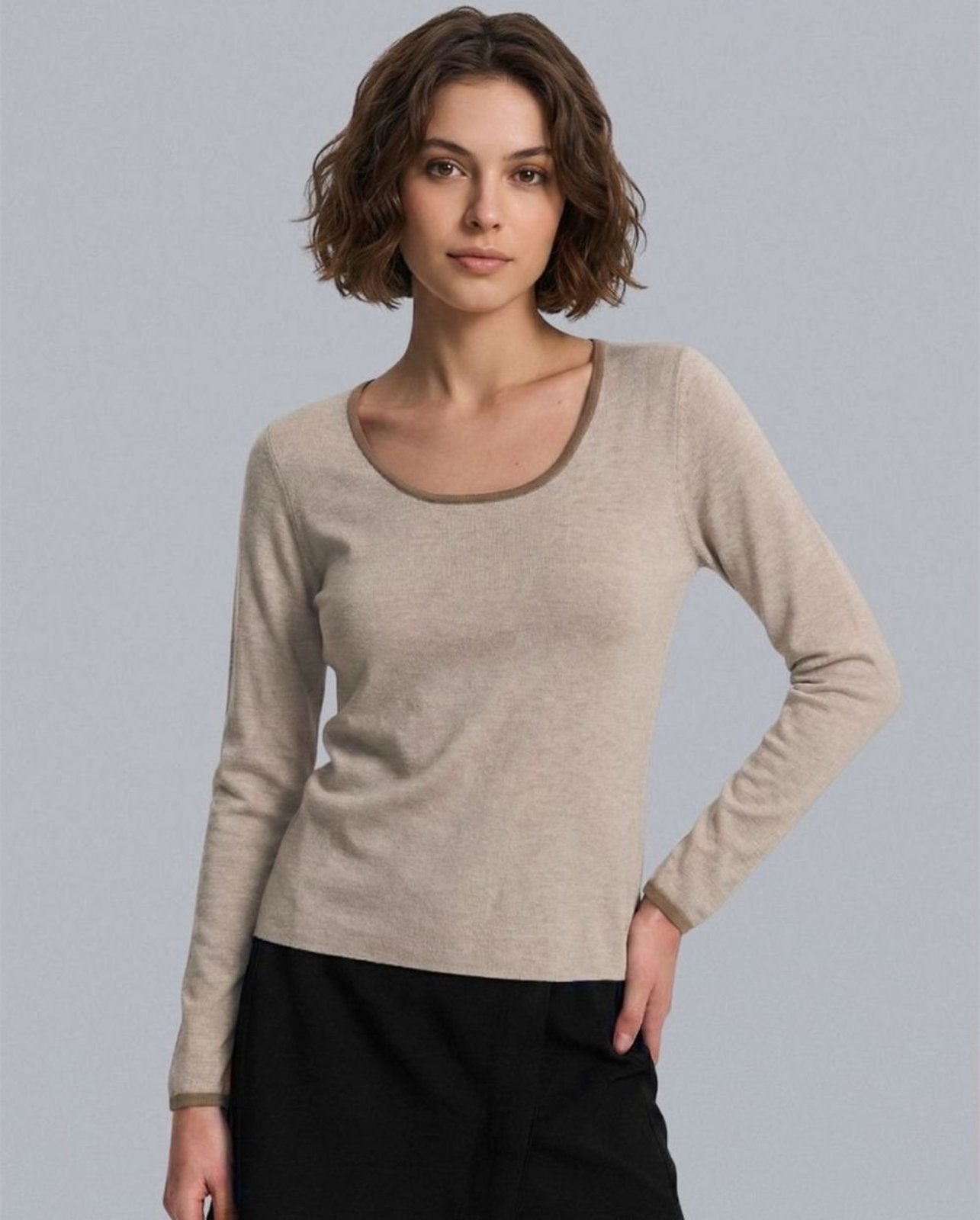 Sueter Feminino Gola Redonda com Contraste 99235 Bege 206oz