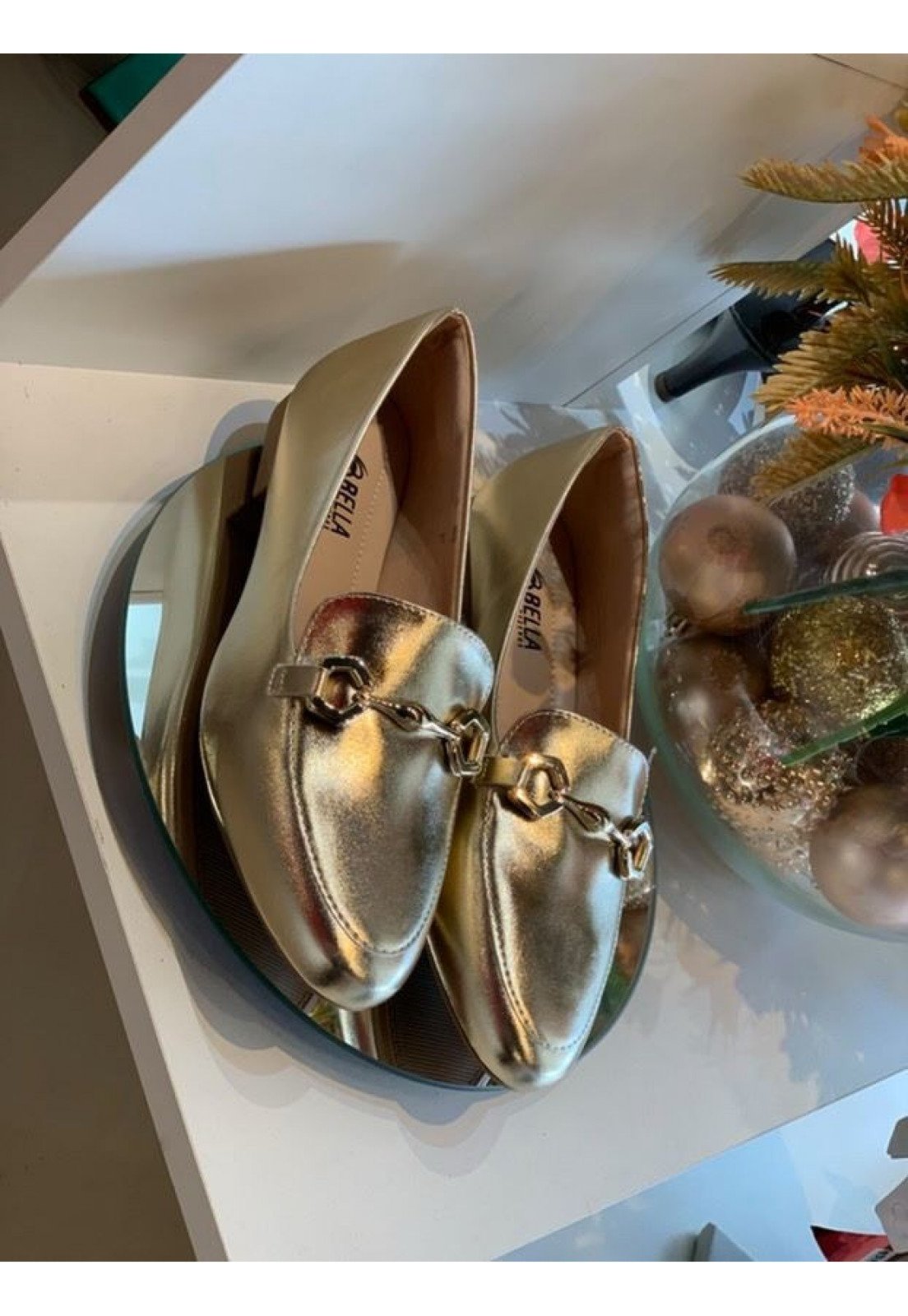 Mocassim Bella Gio Rezende Dourado metalizado com fivela dourada