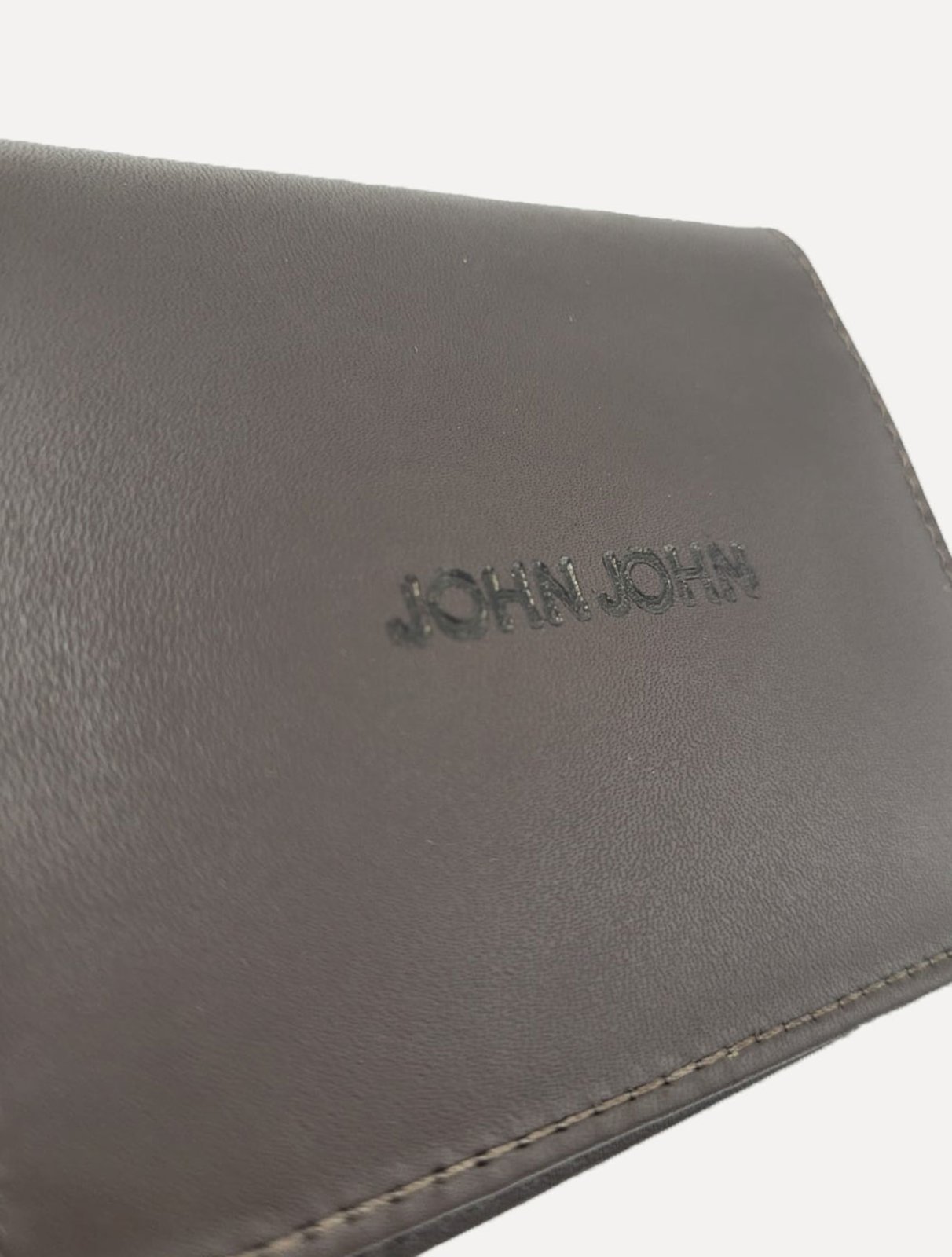 Vista 3 Carteira John John Masculina Couro Roger Brown Marrom marrom brown John John marrom brown