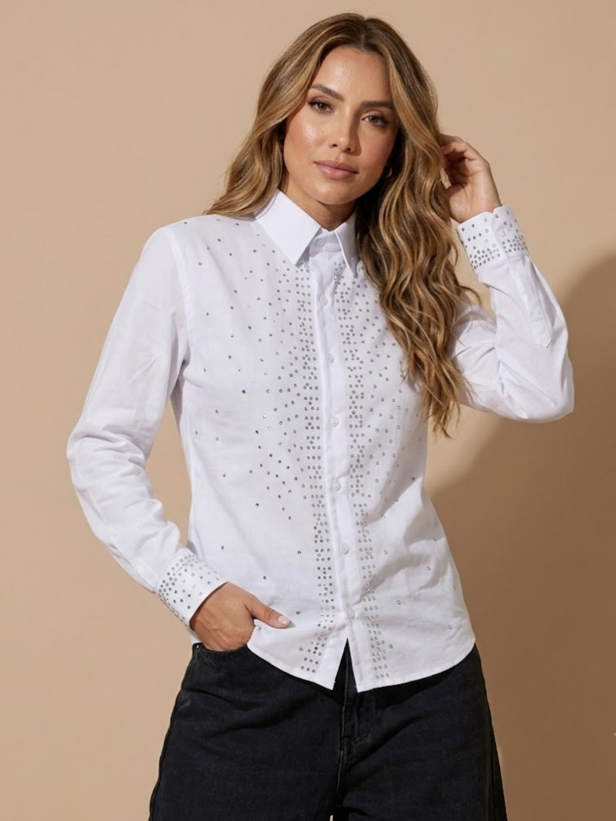 Camisa Social Feminina Slim Branco Estelar com aplicação de strass frontal e nos punhos | Blusa com Manga Longa