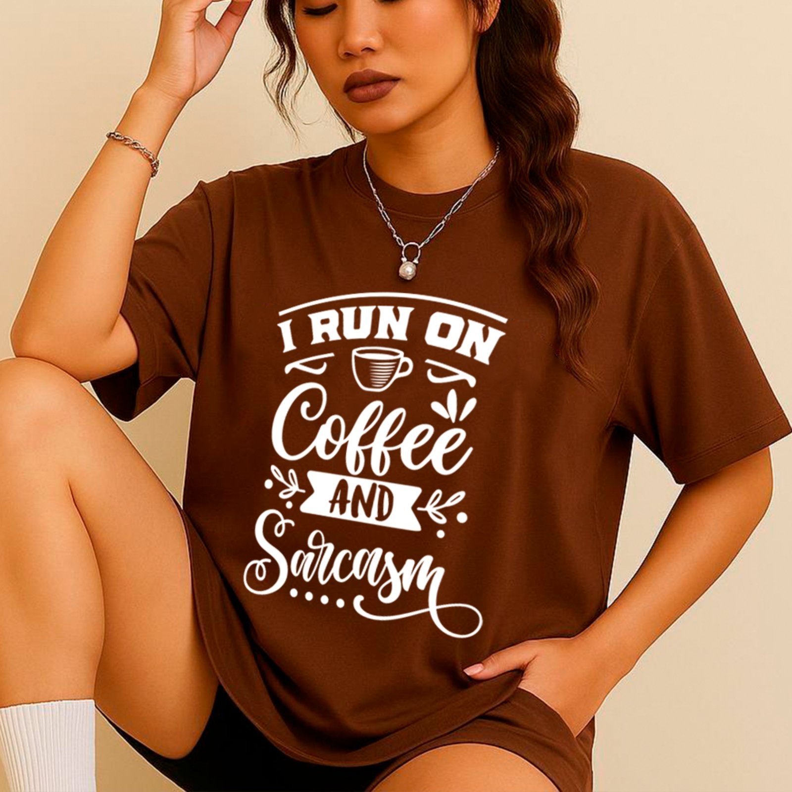 Vista 2 Camiseta Ousy Oversized Coffee and Sarcasm Sem Filtro Unissex branco ousy branco