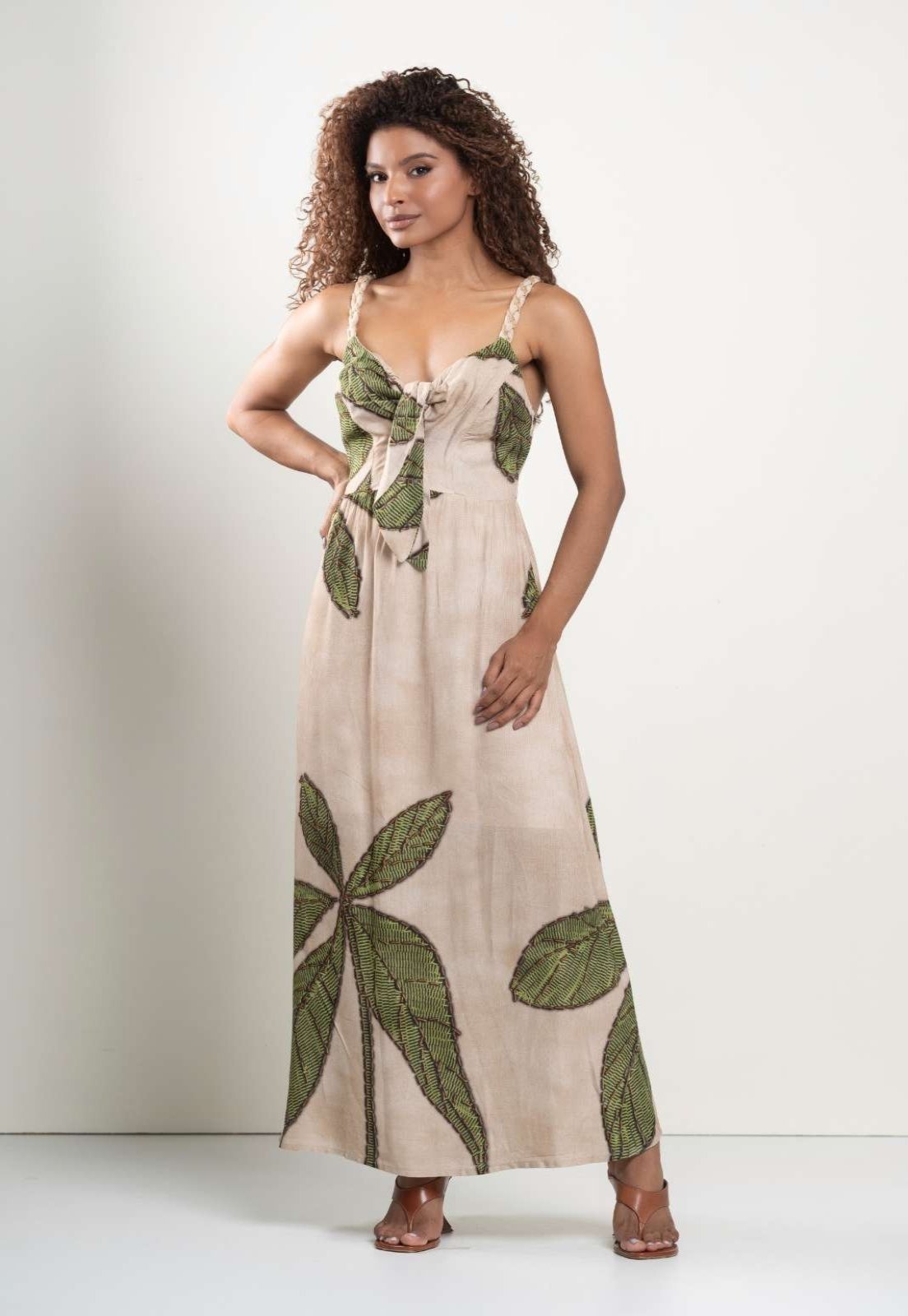 Vestido Longo com Amarração no Busto Estampado