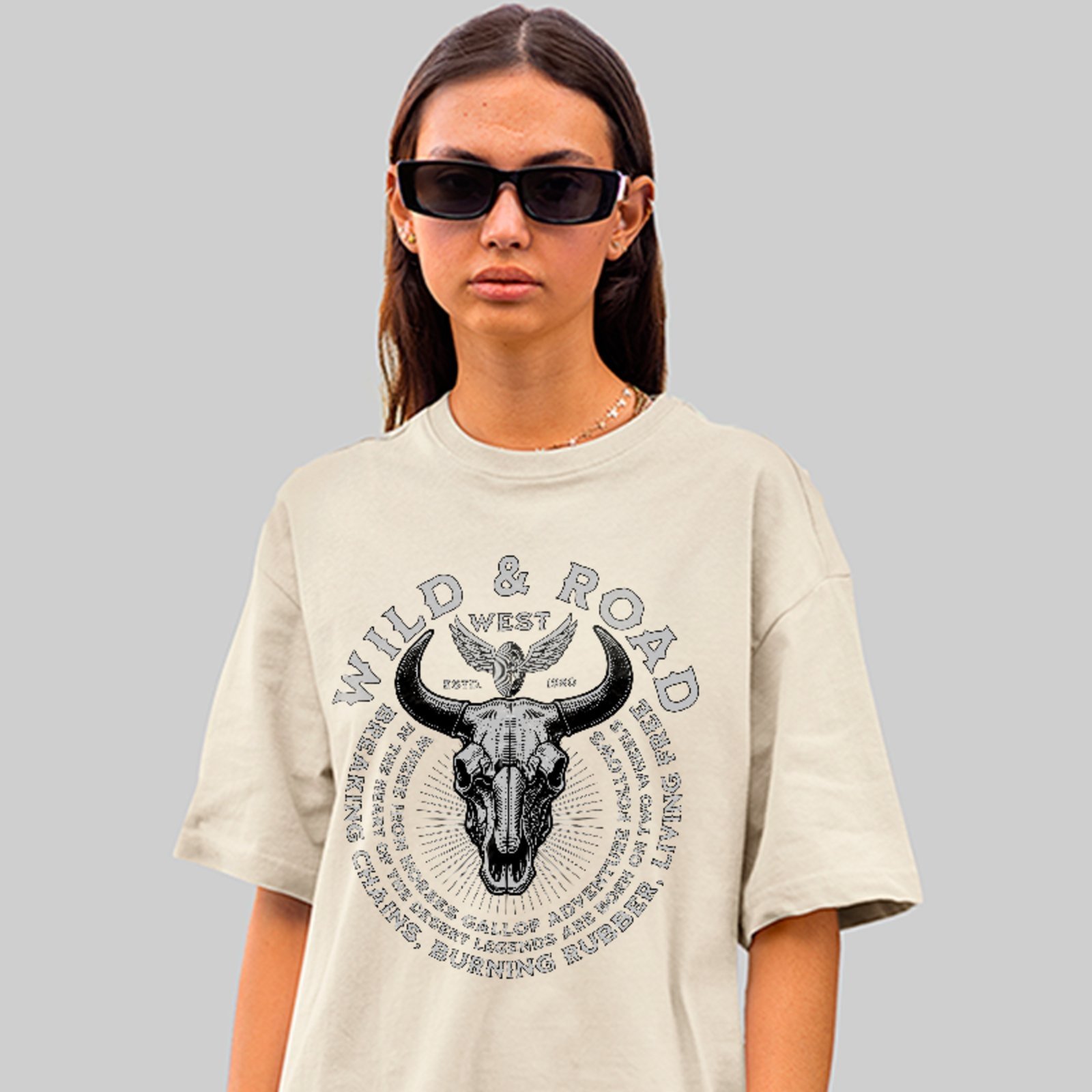 Camiseta Oversized Wild Road Western Caveira Cowboy Off White