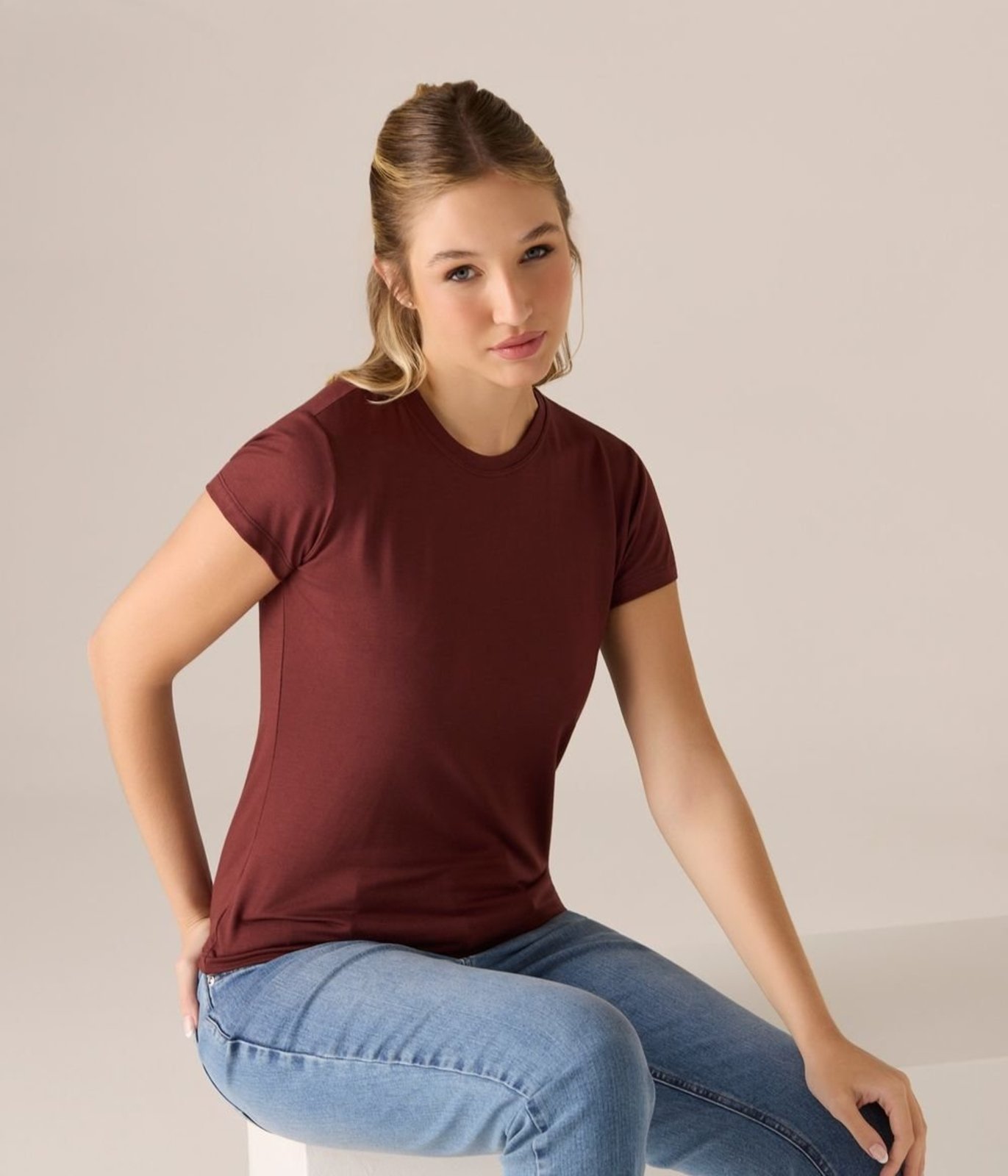 Blusa Makenji Basica Decote Careca Feminina Pinhao