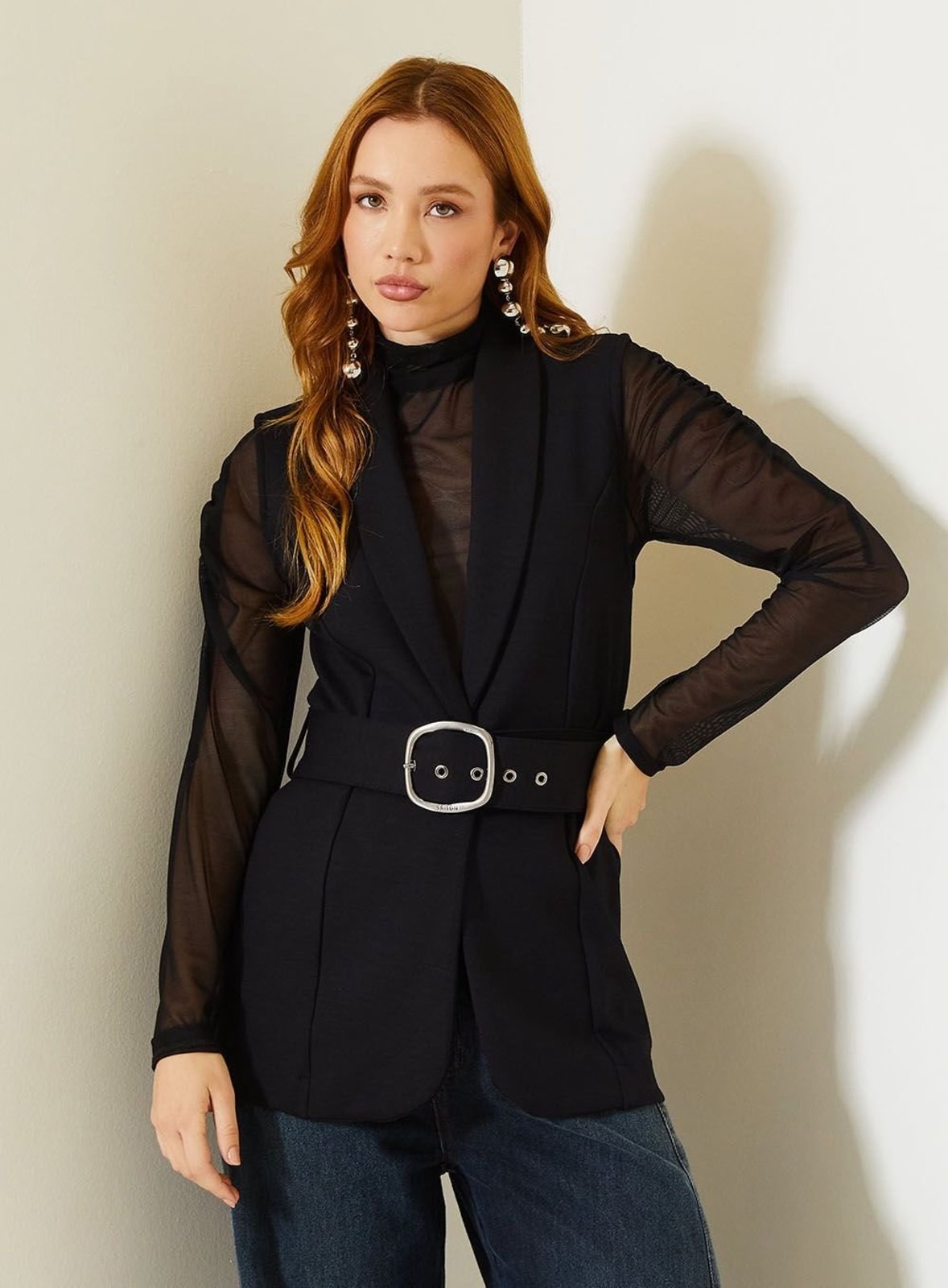 Colete Feminino Oversized com Cinto Removível Triton Preto