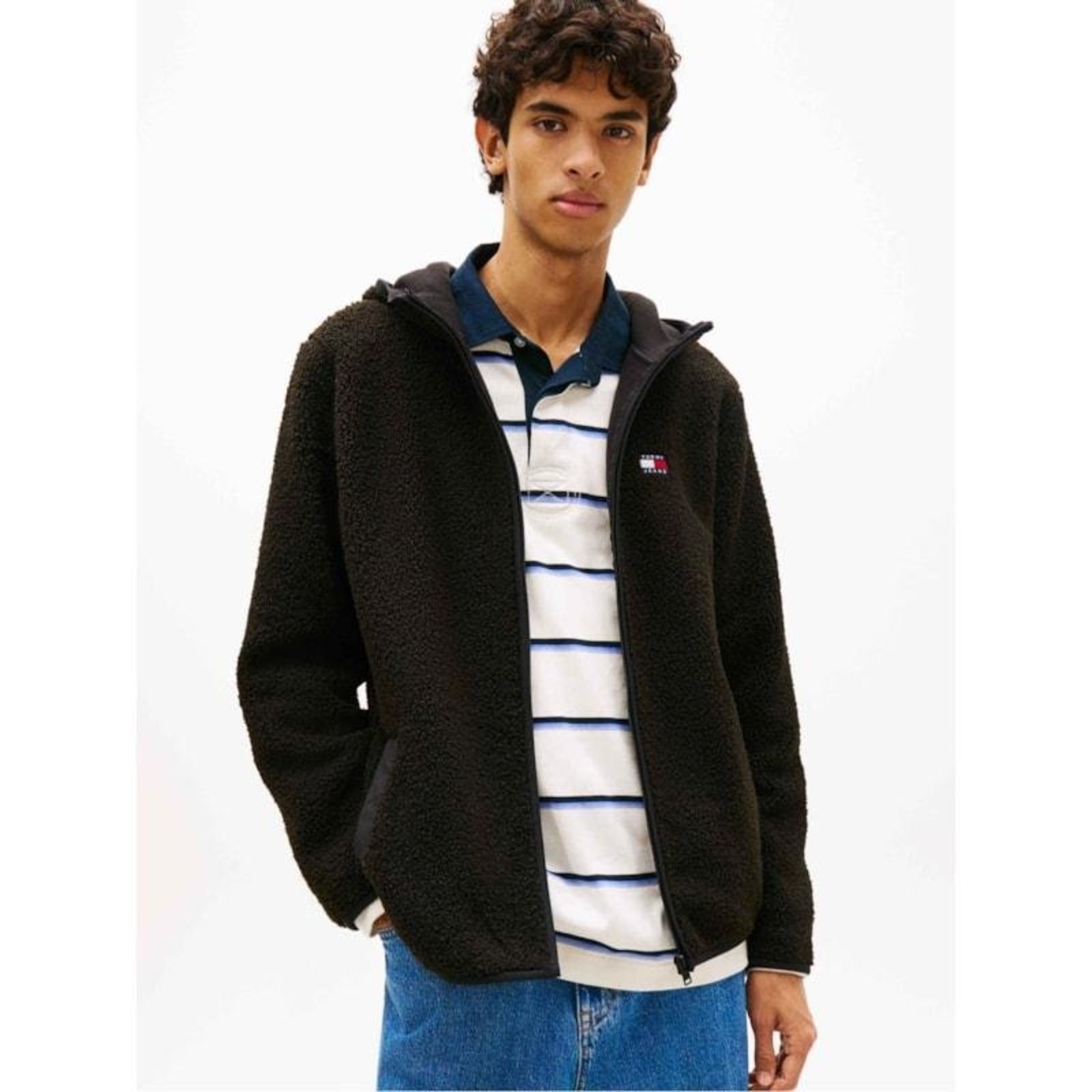 Jaqueta Teddy Fleece com Bolsos Frontais Preto