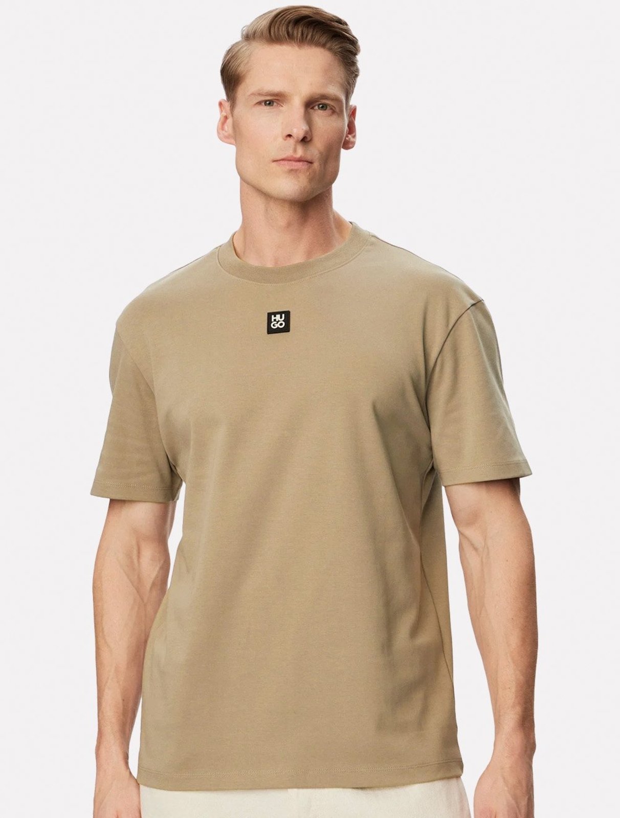 Camiseta Hugo Boss Masculina Regular Fit Dalile Marrom Claro