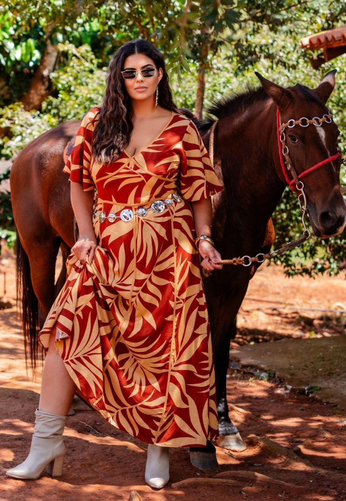 Vestido Plus Size Estampado Decote V Marrom