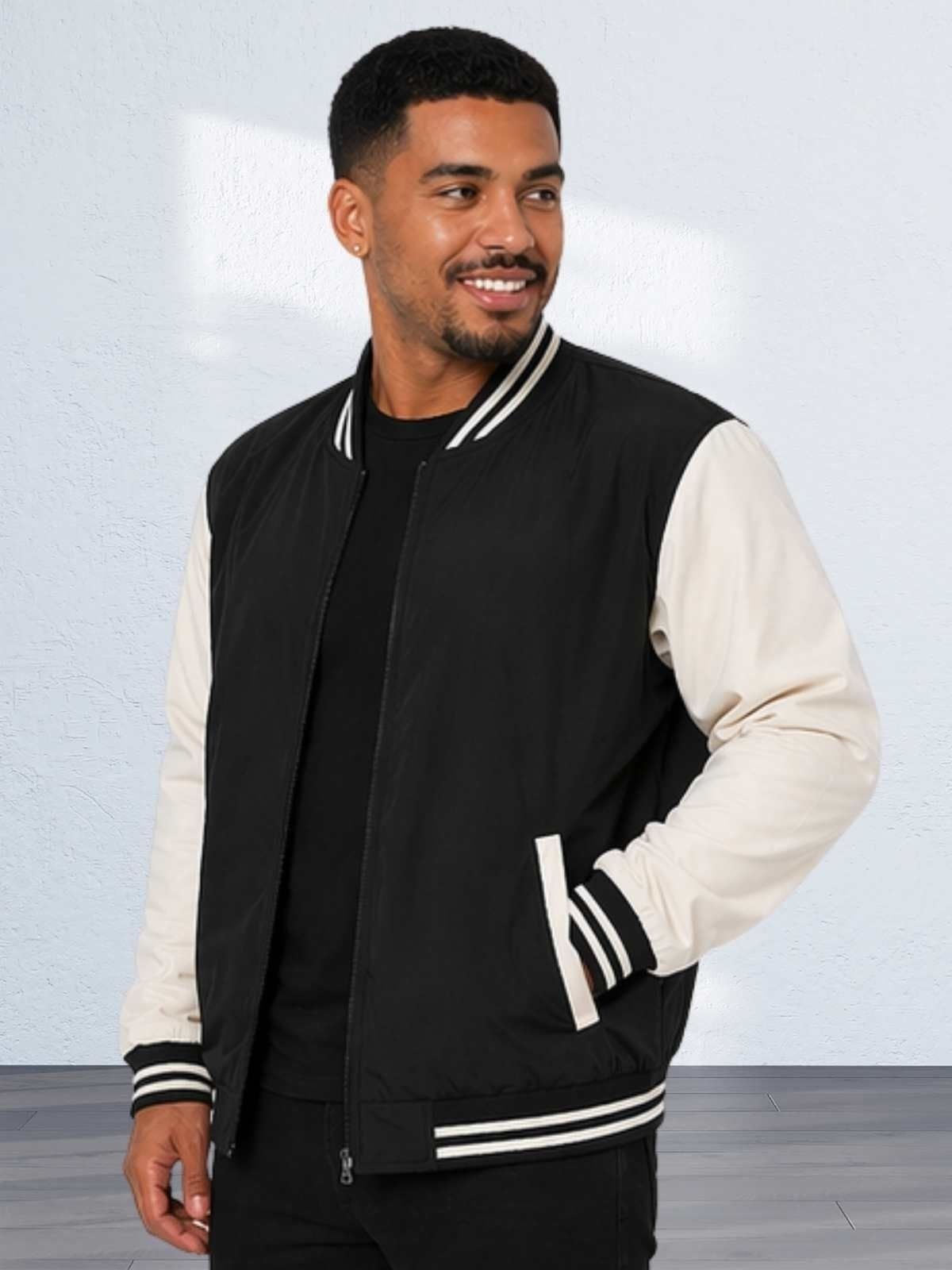 Jaqueta Masculina Bomber College Bicolor Preta com Mangas Bege Casual Moderna