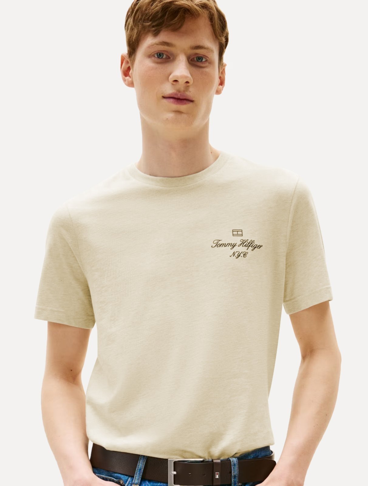 Camiseta Tommy Hilfiger Masculina Outline Flag Script Areia