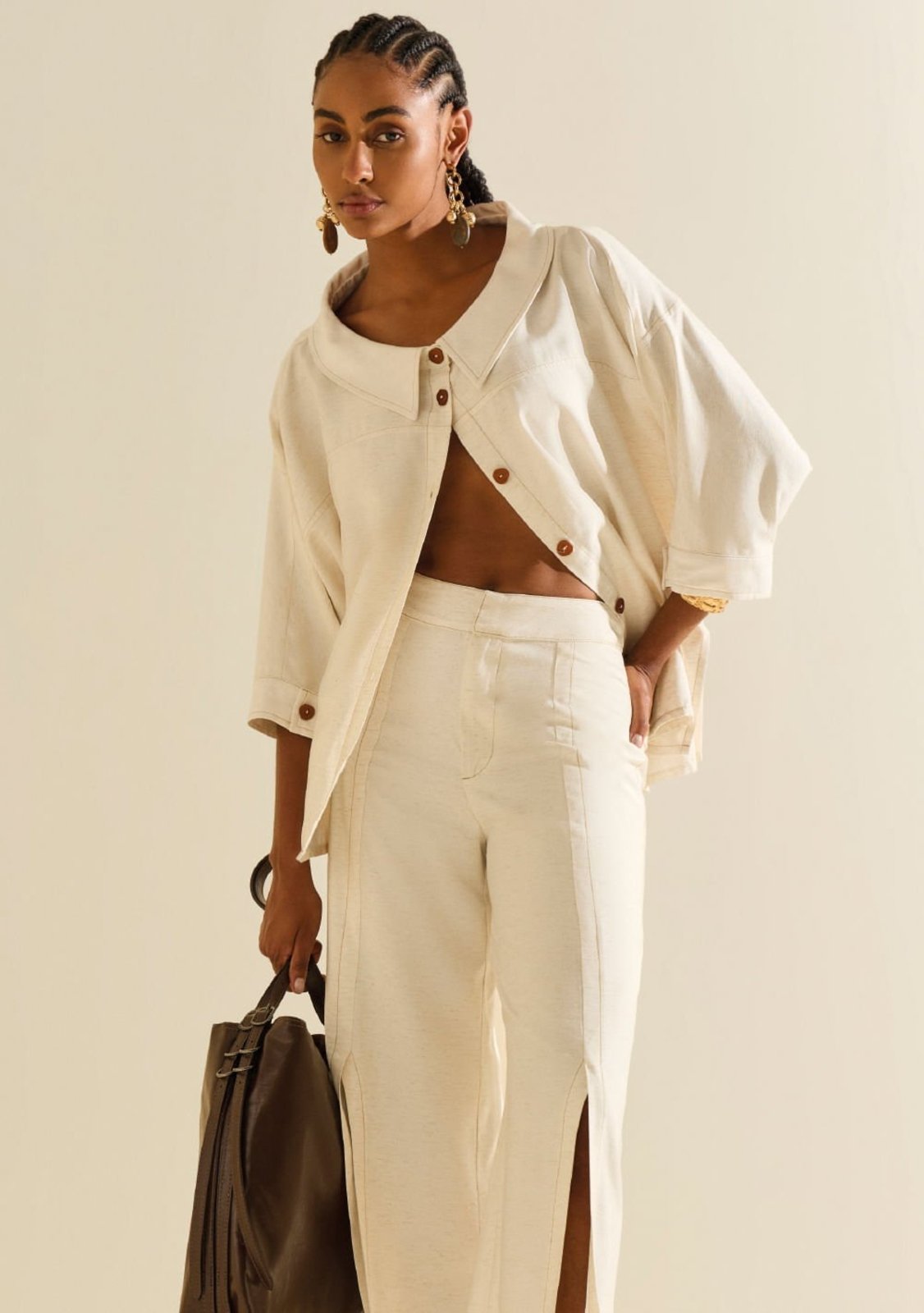 Camisa Morena Rosa Oversized Decote Canoa Manga 3 Quartos Alongada Off Off-white