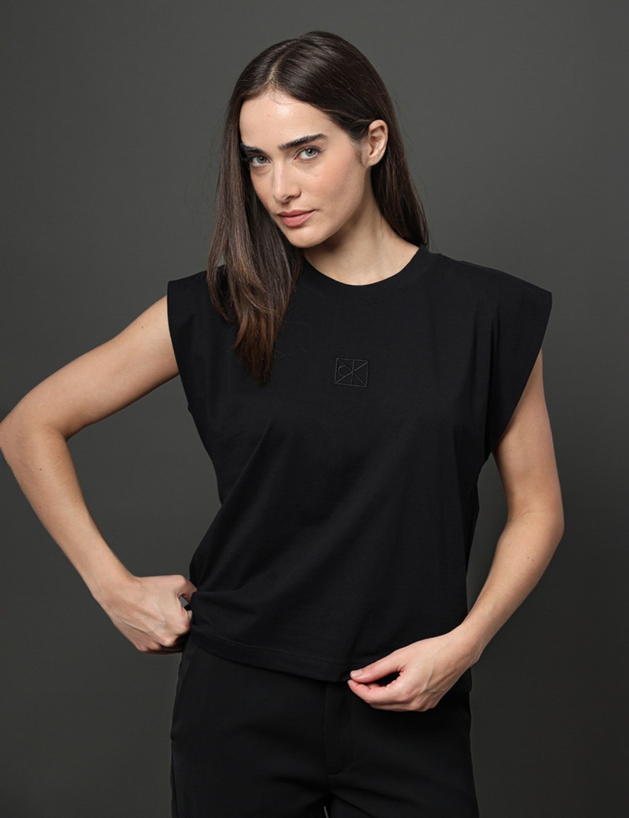 Camiseta Feminina Malha Leve Calvin Klein – Preto Calvin Klein Jeans