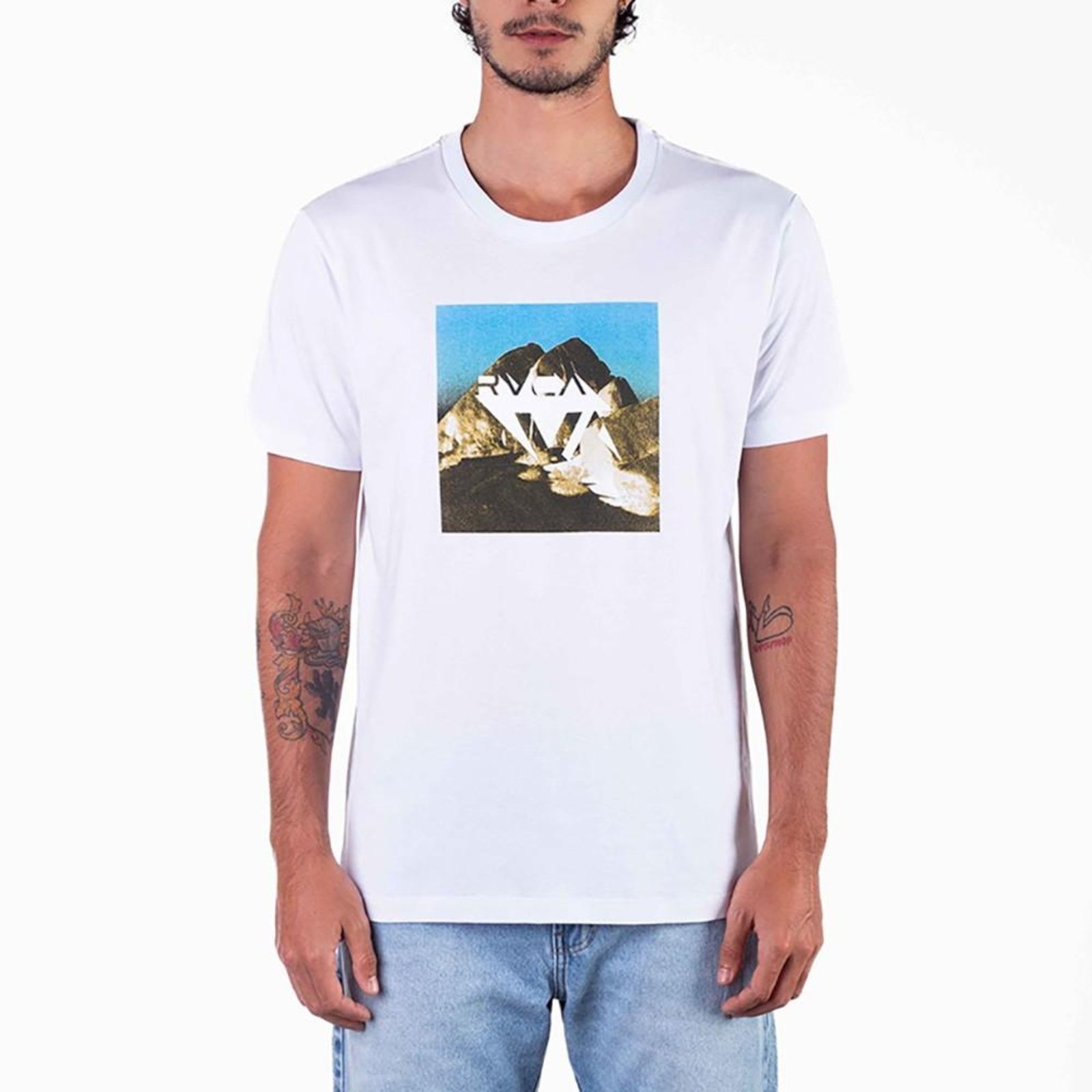 Camiseta RVCA Bedrock Masculina SM23 Branco
