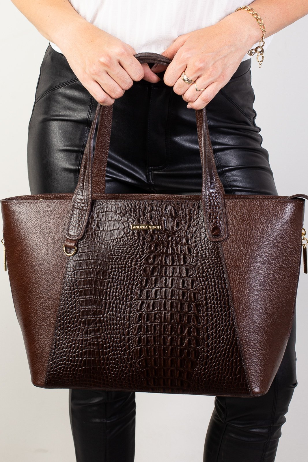 Bolsa Andrea Vinci Feminina De Couro Croco Audrey - Café