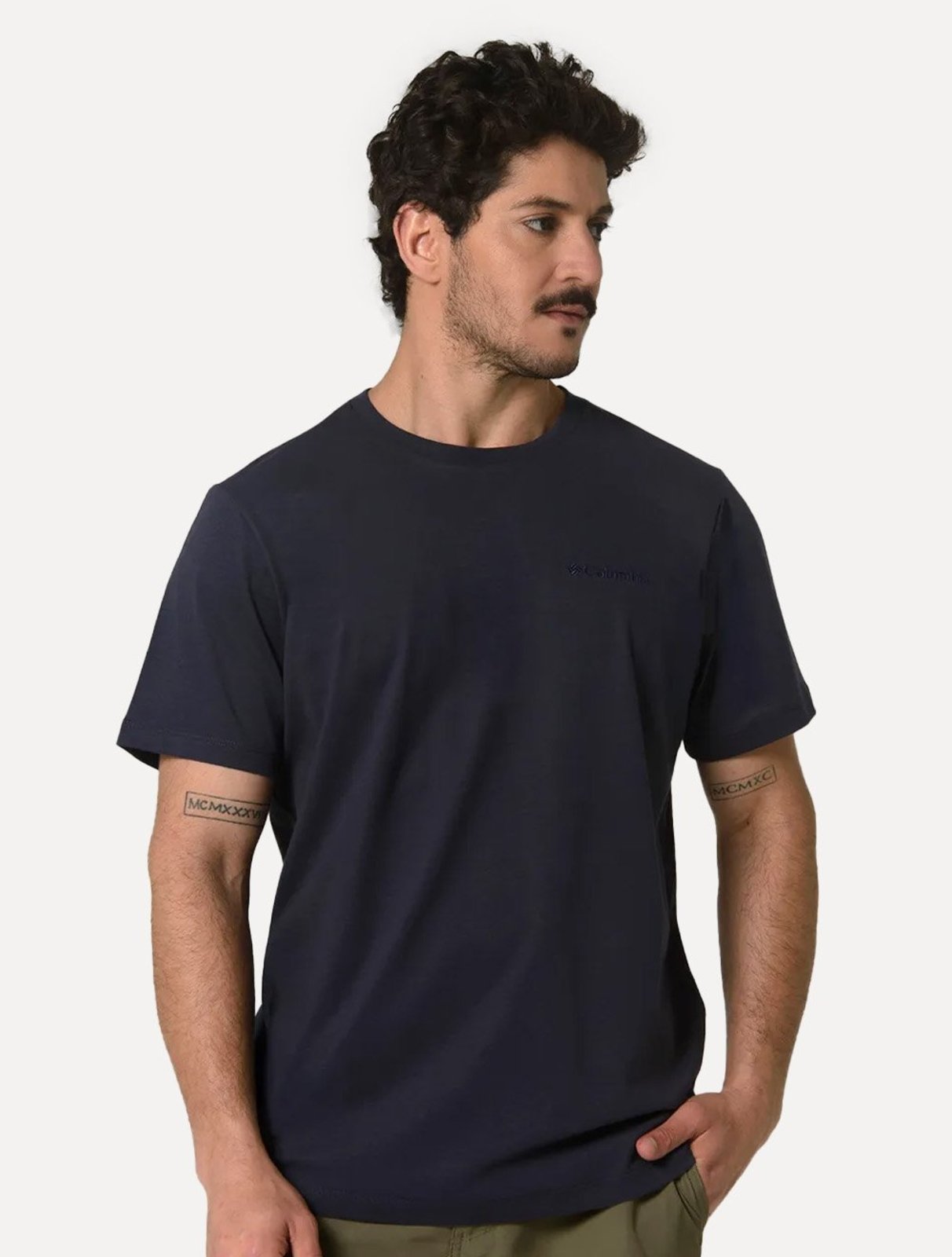 Camiseta Columbia Masculina Basica Logo Bordado Azul Marinho
