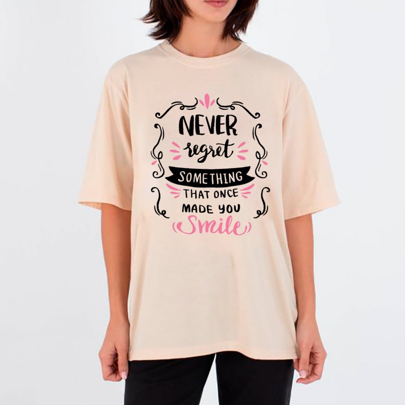 Camiseta Ousy Made You Smile Oversized Feminina Off White