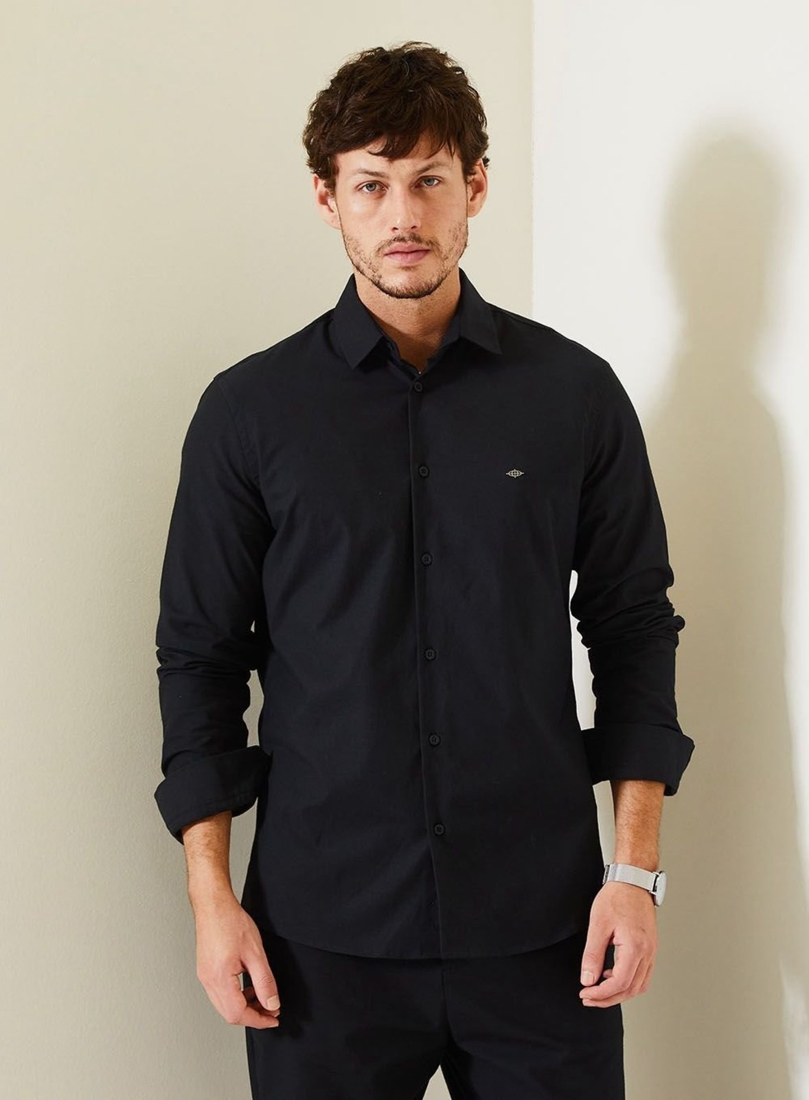 Camisa Masculina Casual com Acabamento Minimalista Triton Preto