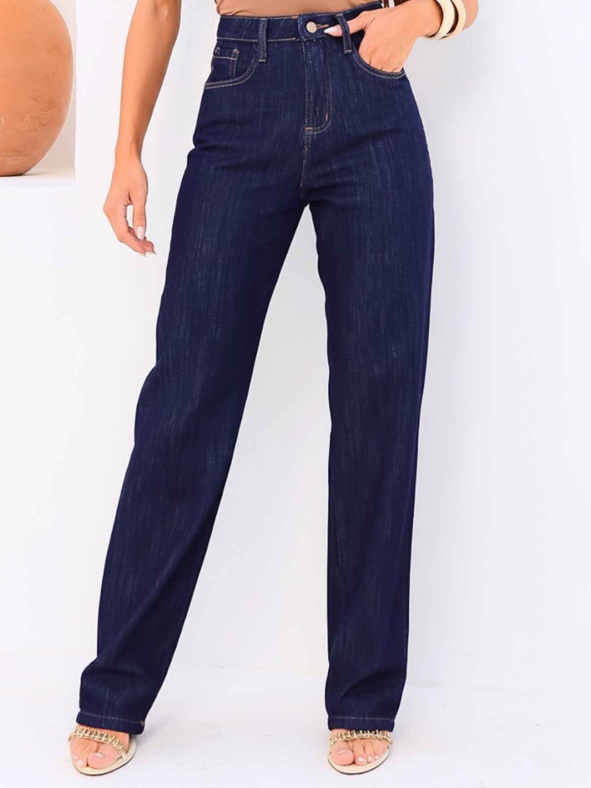 Calça Jeans Reto Feminino com Cintura Alta e Lavagem Escura