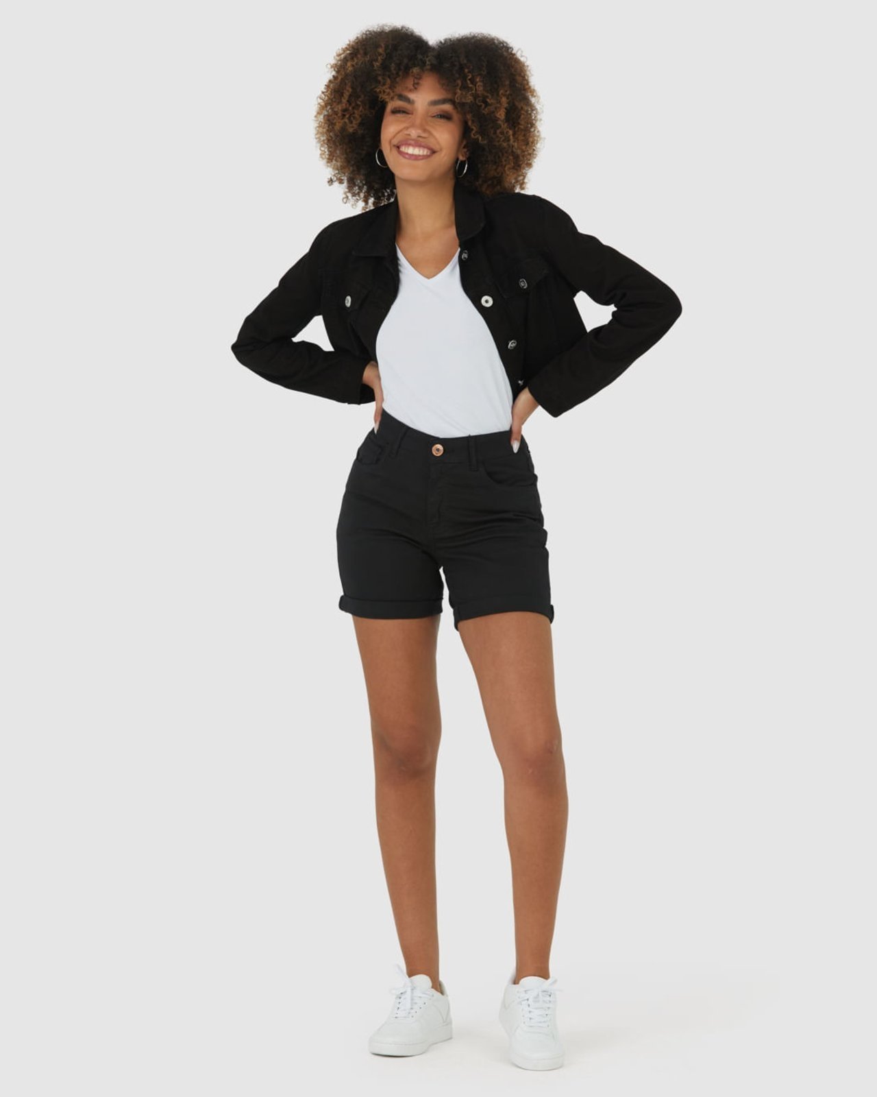 Bermuda Feminina Comfort Em Sarja Com Elastano