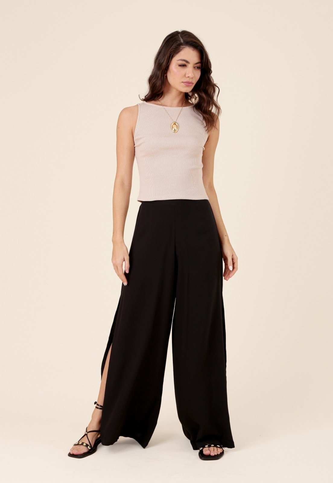 Calça Pop Me Pantalona Em Viscose Fenda Lateral Preto