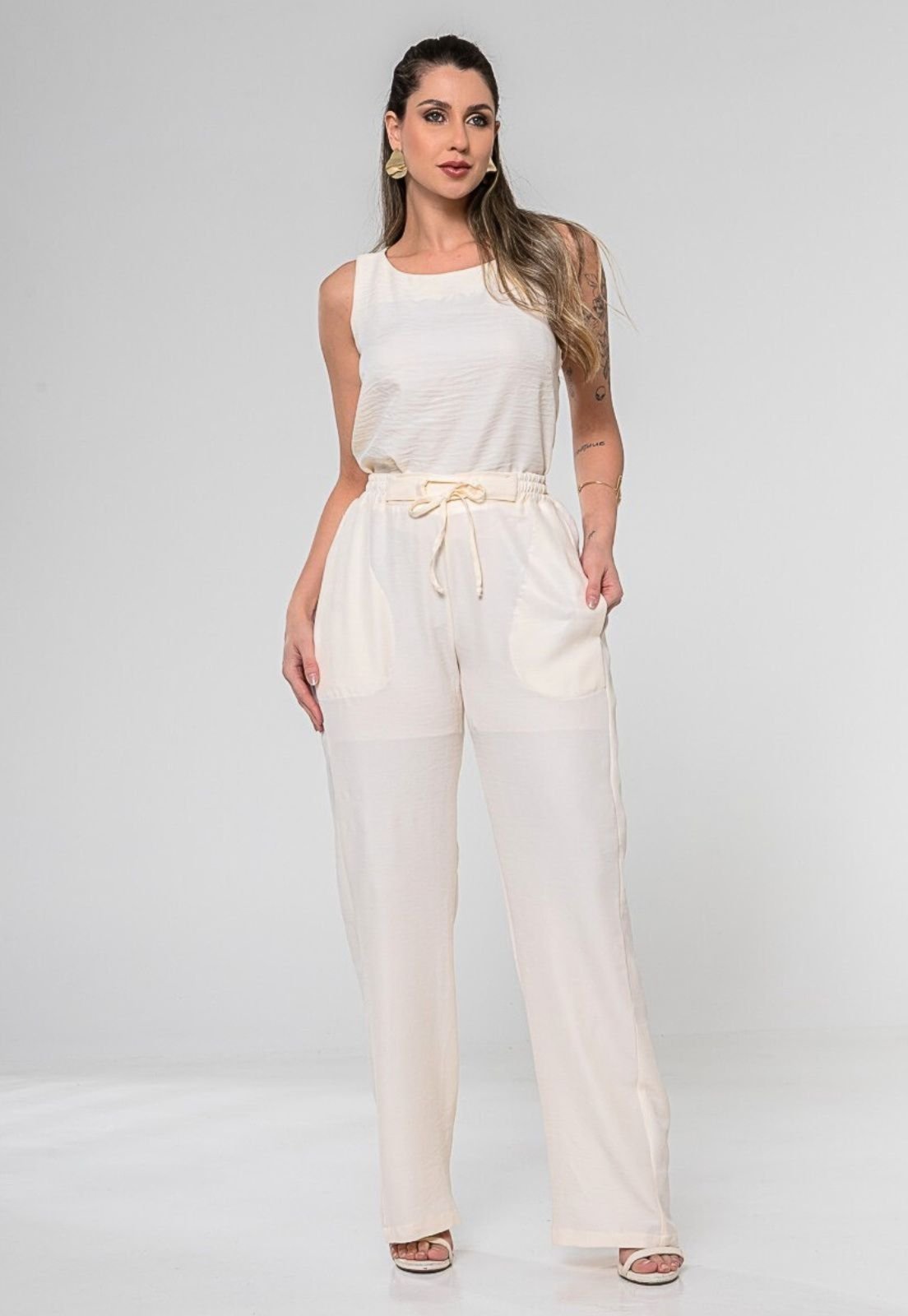 Vista 2 Conjunto Feminino Blusa Regata Confortável e Calça Pantalona Reta Com Elástico Ajuste Cintura OFF Docce Mulher off-white Docce Mulher off-white