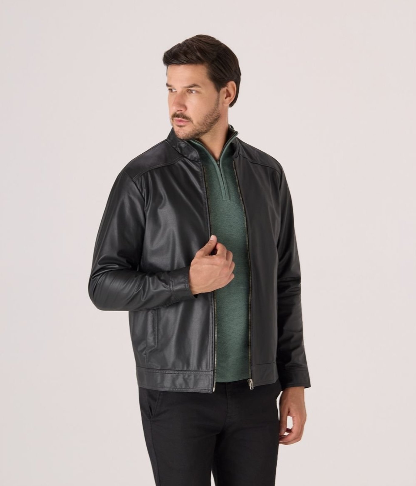 Jaqueta Couro Gola Padre Recorte No Ombro Masculina Preta