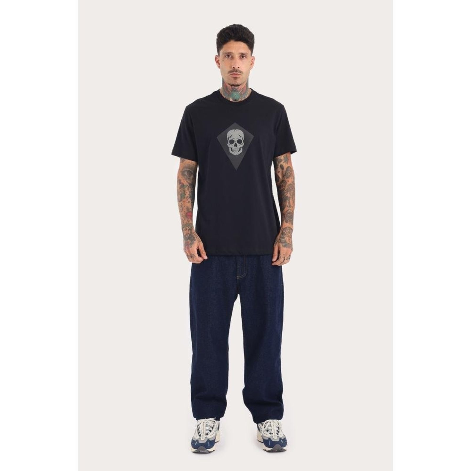 T-Shirt Regular M/C Pipa Caveira