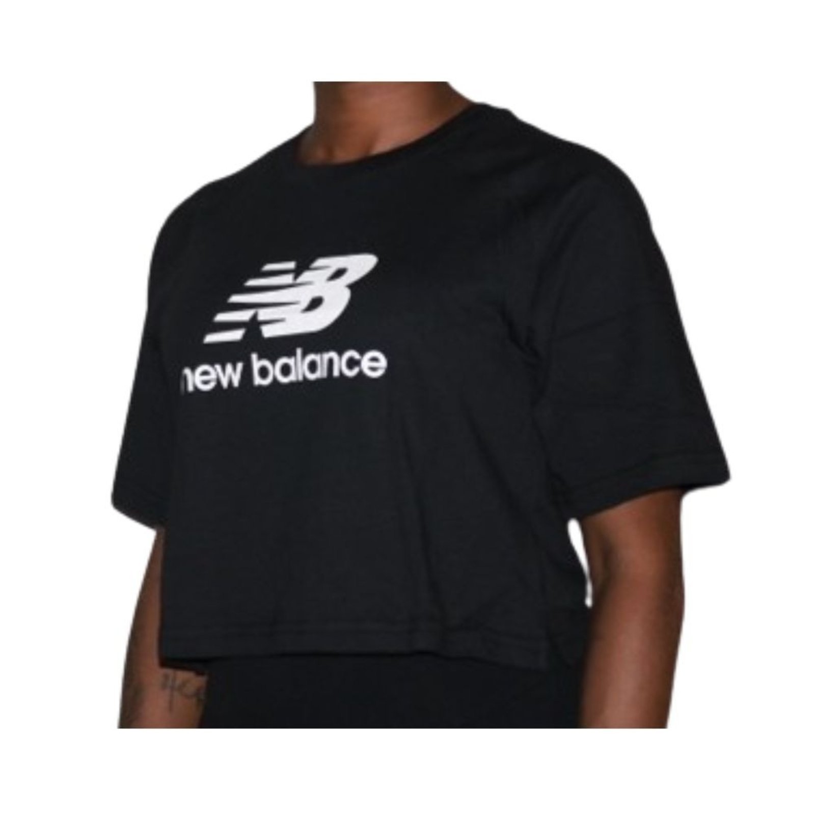 Vista 2 Camiseta New Balance Cropped Essentials Feminino preto New Balance preto