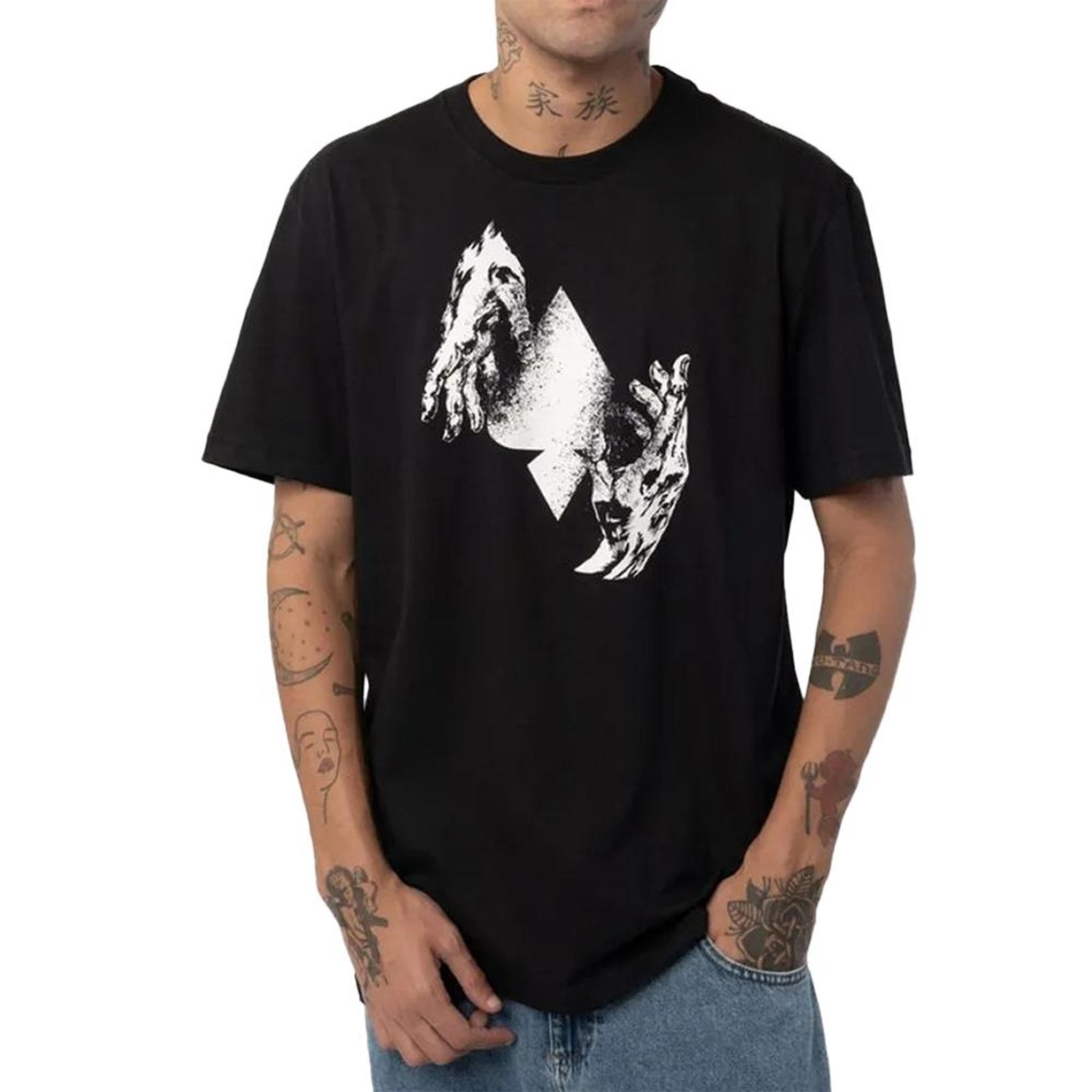 Camiseta MCD Mãos Espada SM25 Masculina Preto
