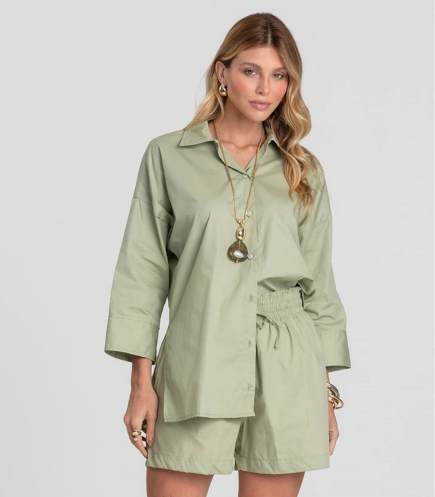 Shorts Feminino em Tecido Tricoline Dianna Verde