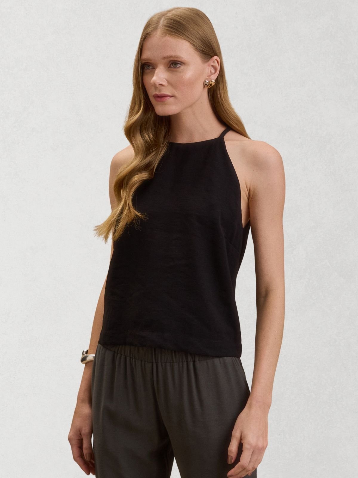 Blusa Via Lessa Gaeta com Alças Finas em Viscose Preta