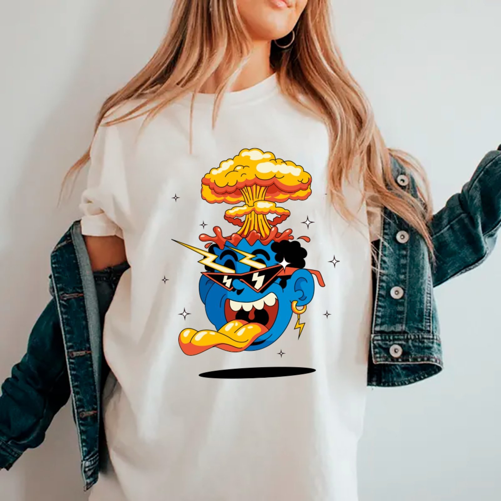 Camiseta Ousy Cartoon Explosiva Oversized Unissex Branco