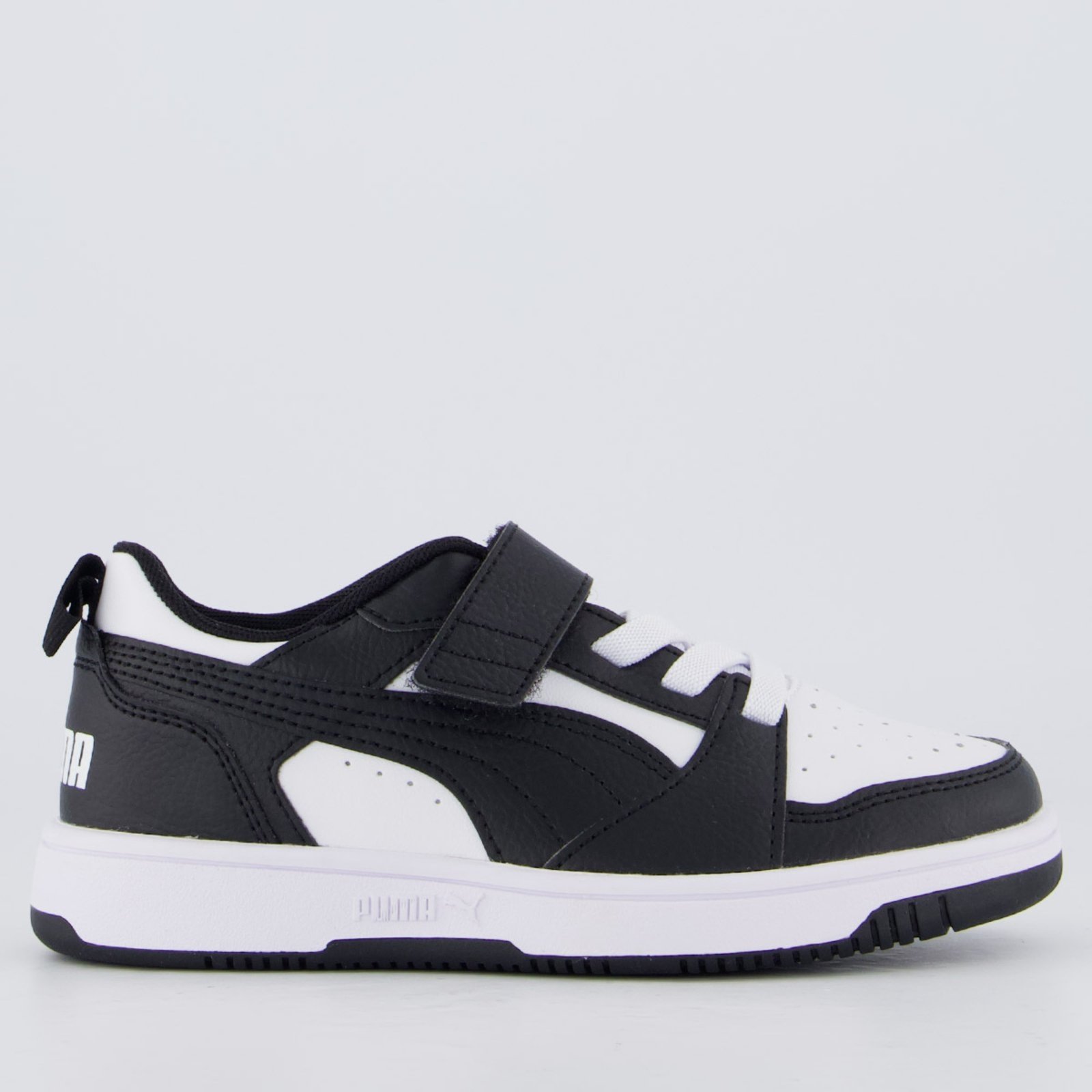 Vista 2 Tênis Puma Rebound V6 LO Juvenil e Preto rosa Puma rosa
