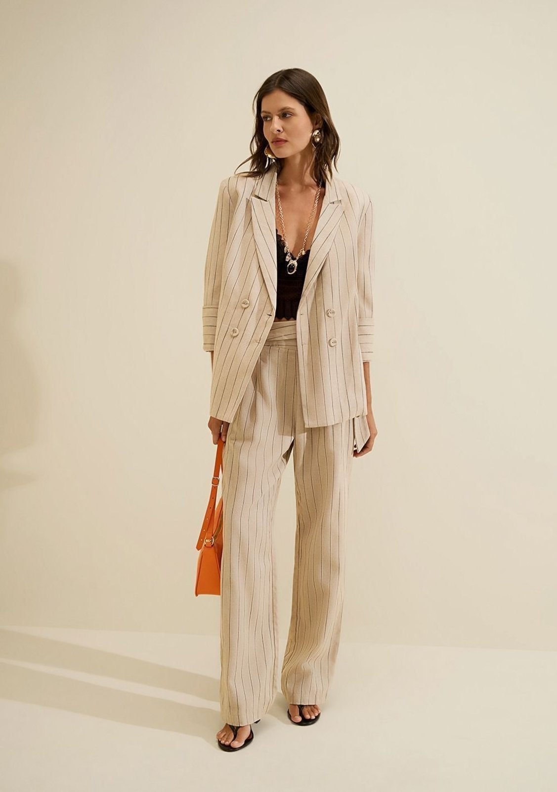 Conjunto Morena Rosa Blazer Manga Longa Calça Wide Cintura Alta - Bege