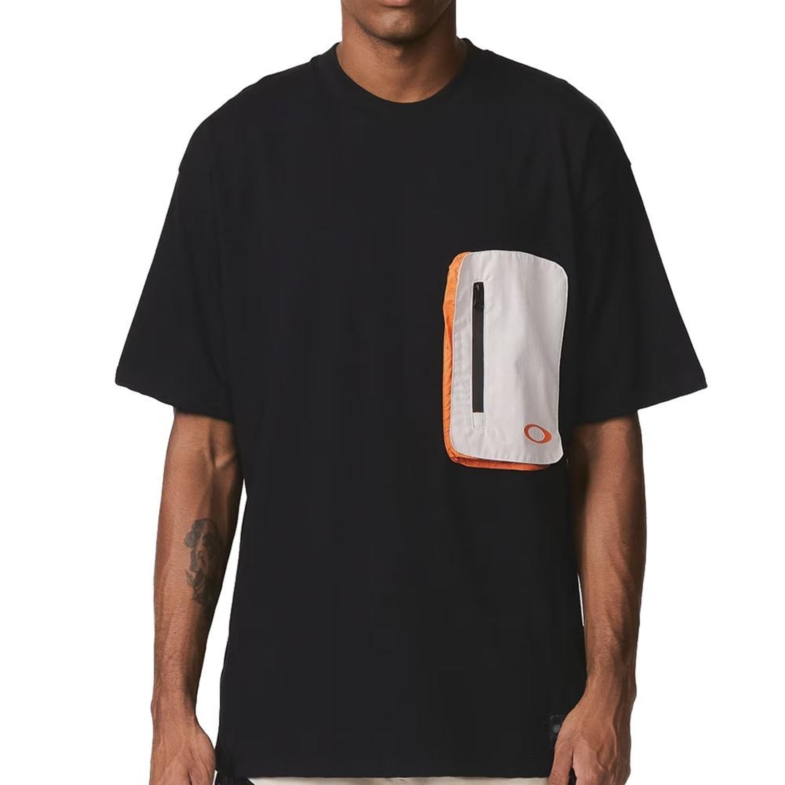 Camiseta Oakley New Explorer Zip Pocket SS SM26 Blackout