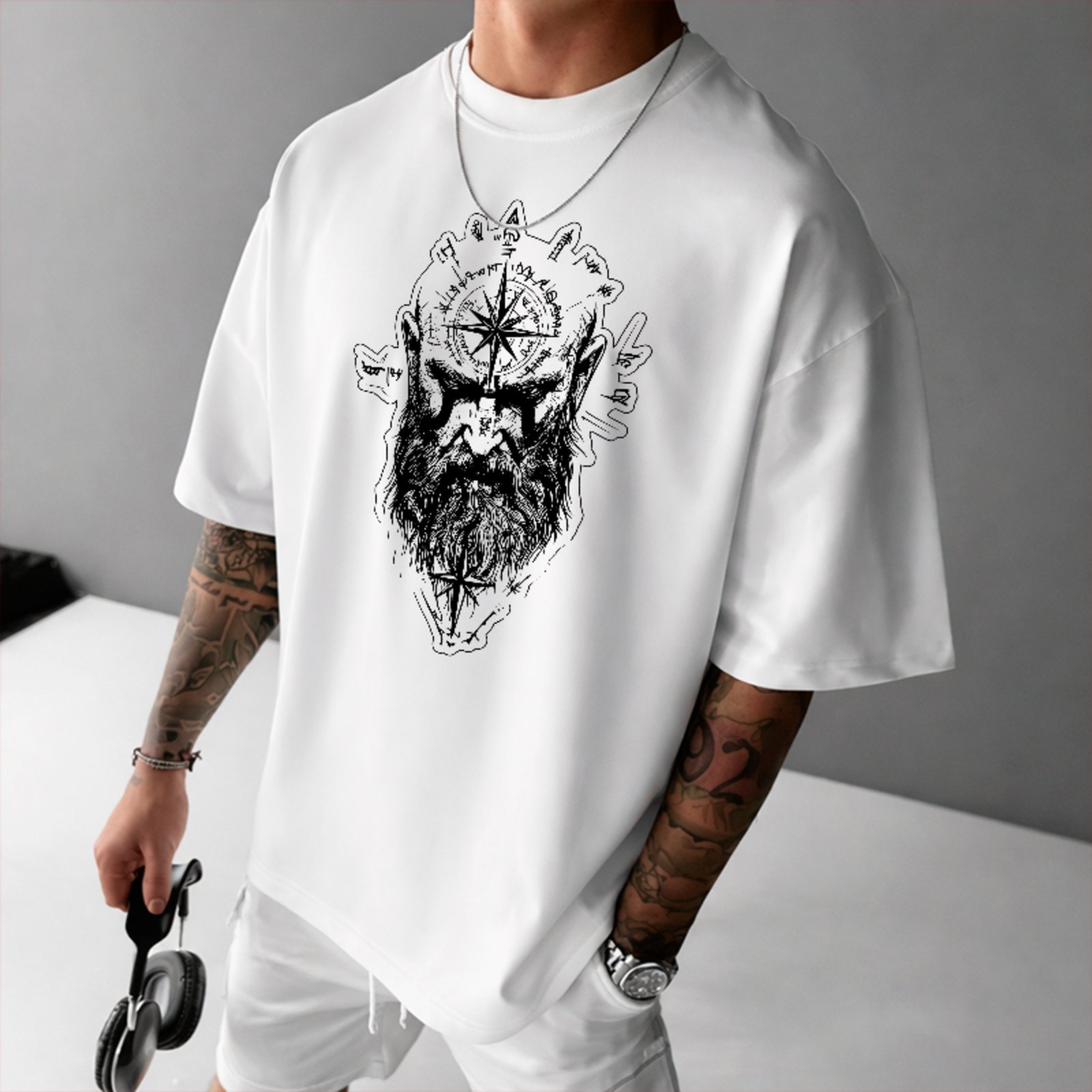 Camiseta Oversized Premium Caveira Viking Runas Nórdicas Unissex Branco