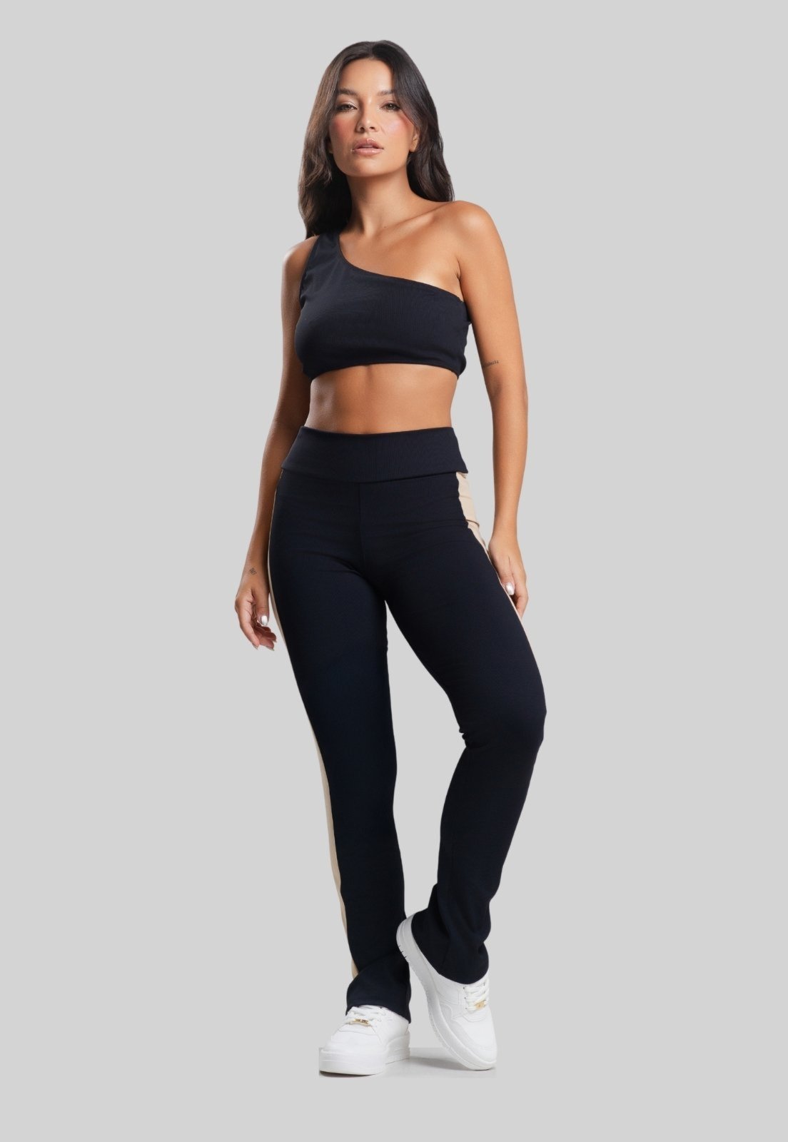 Conjunto Fitness Vekyo Canelado Feminino Academia Top Ombro Só e Legging Flare Esportivo Com Brilho Preto
